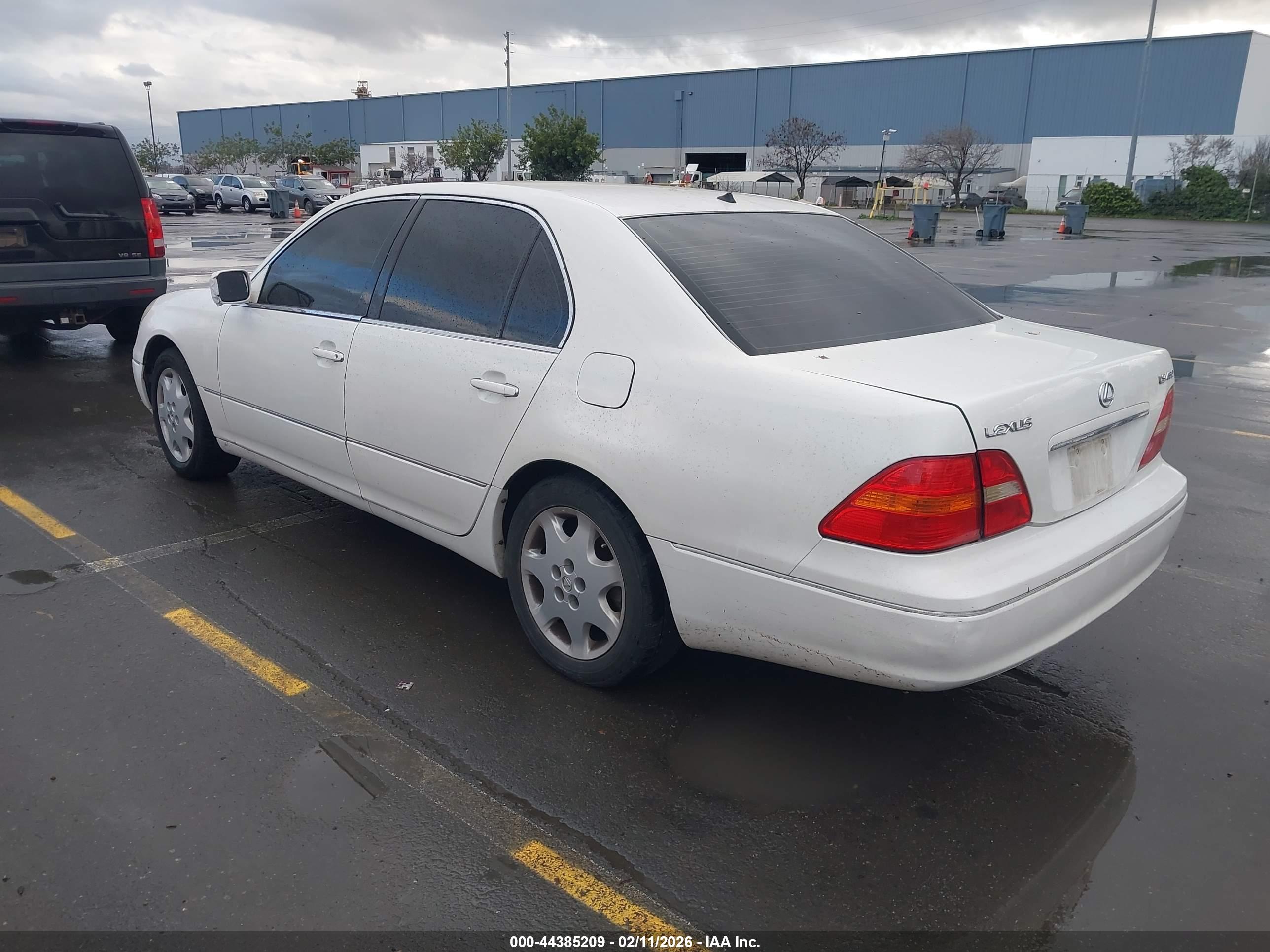 LEXUS LS image 3