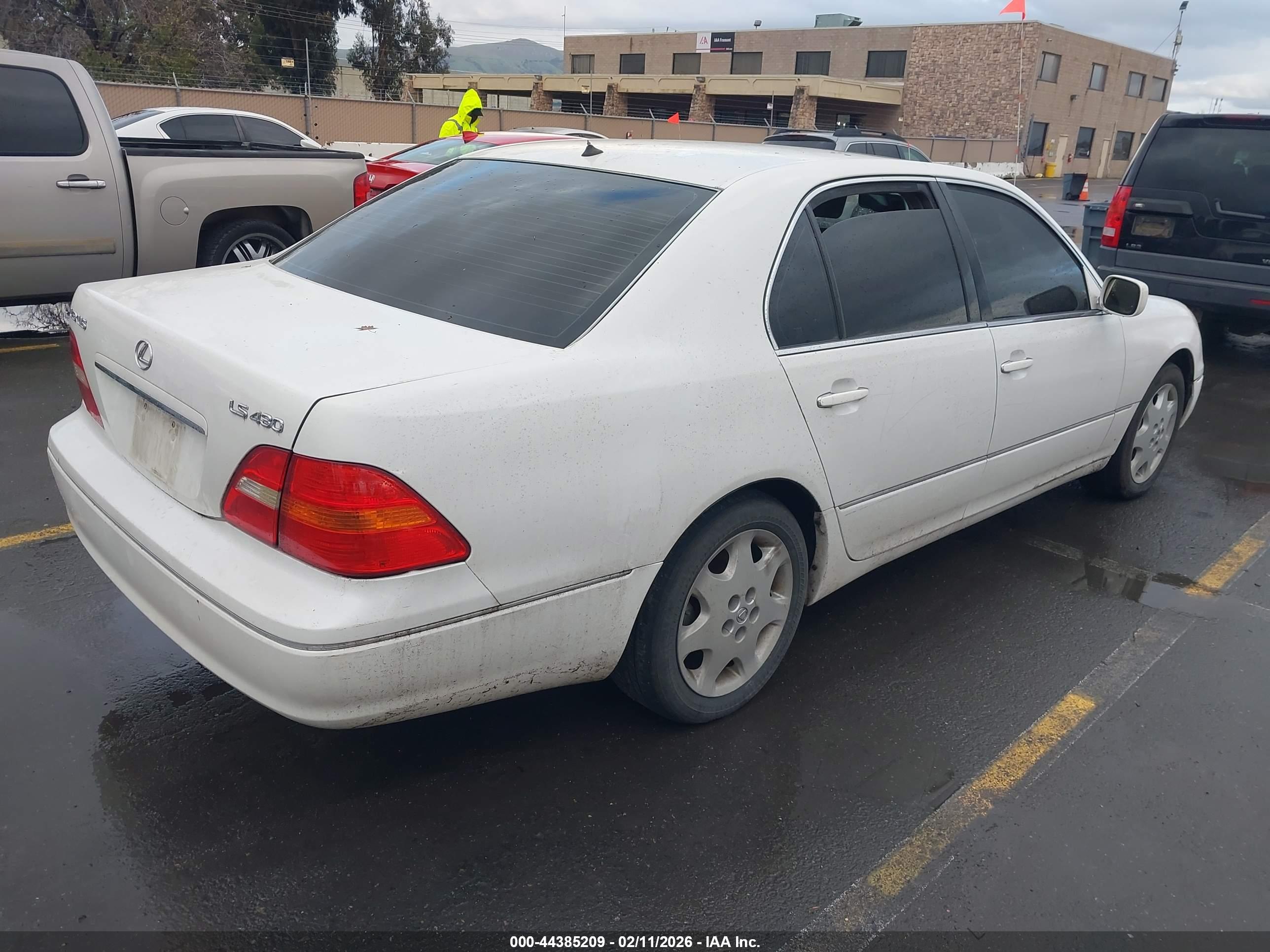 LEXUS LS image 4