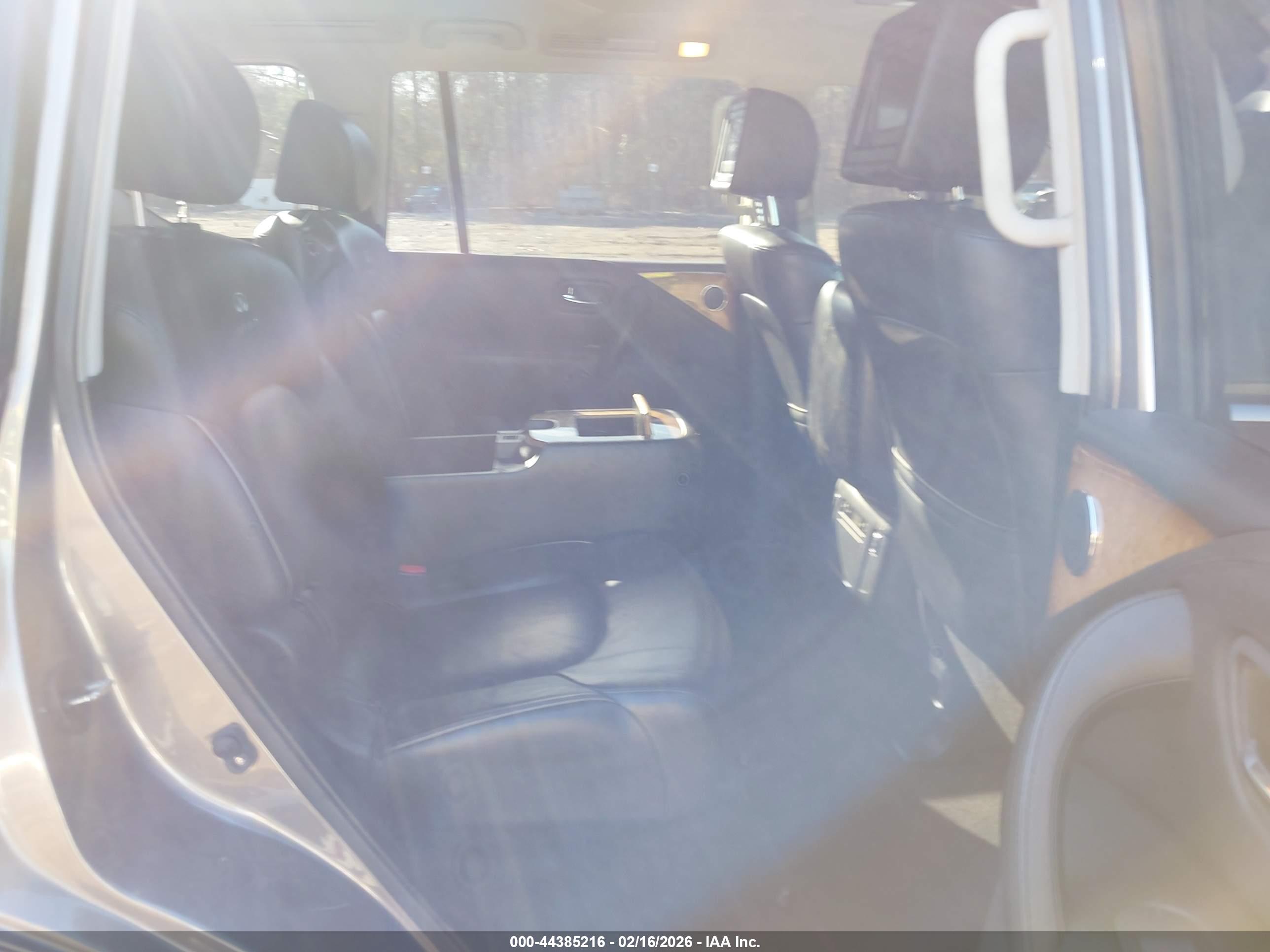 INFINITI QX80 image 8