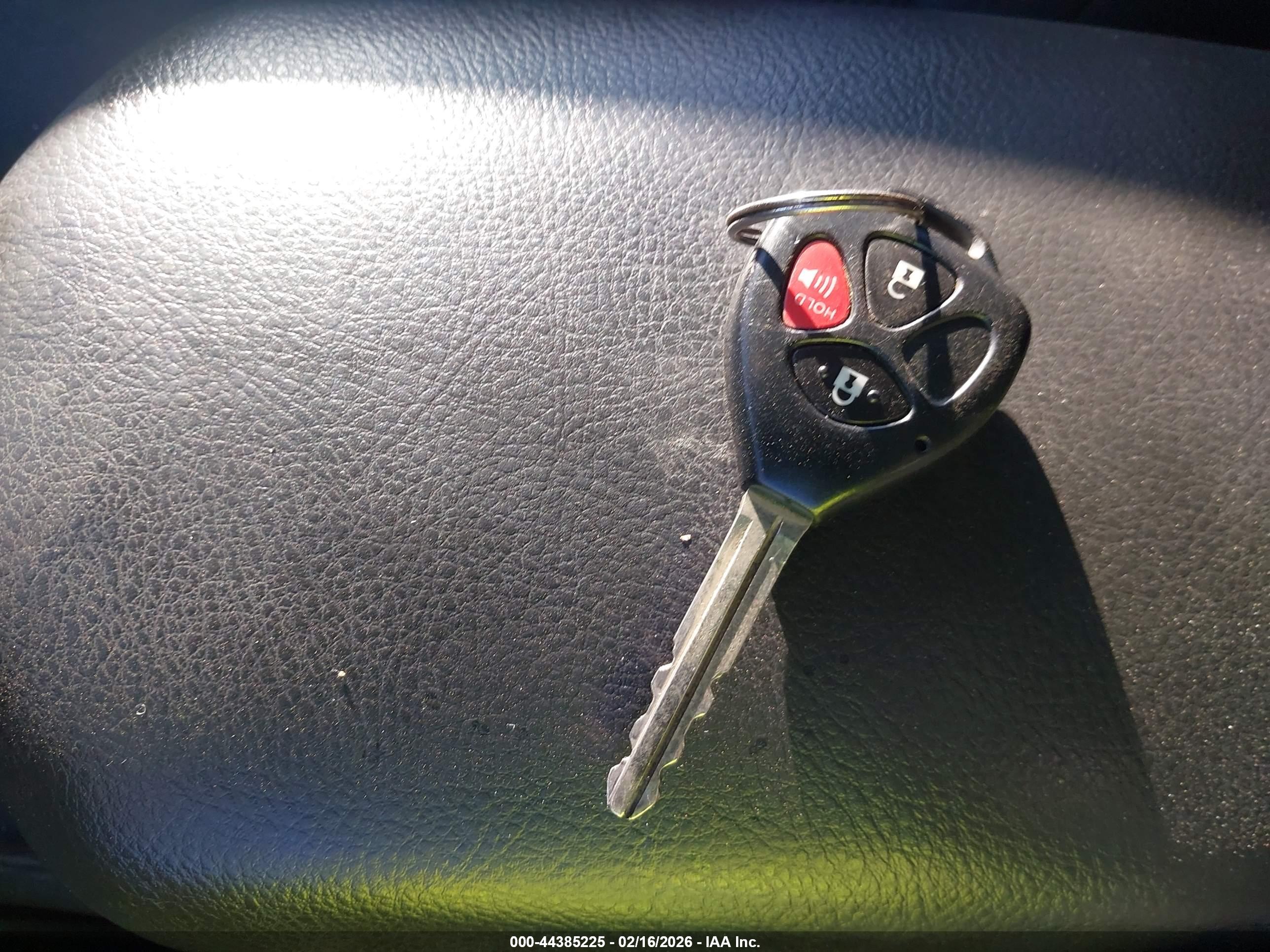 TOYOTA RAV4 image 11