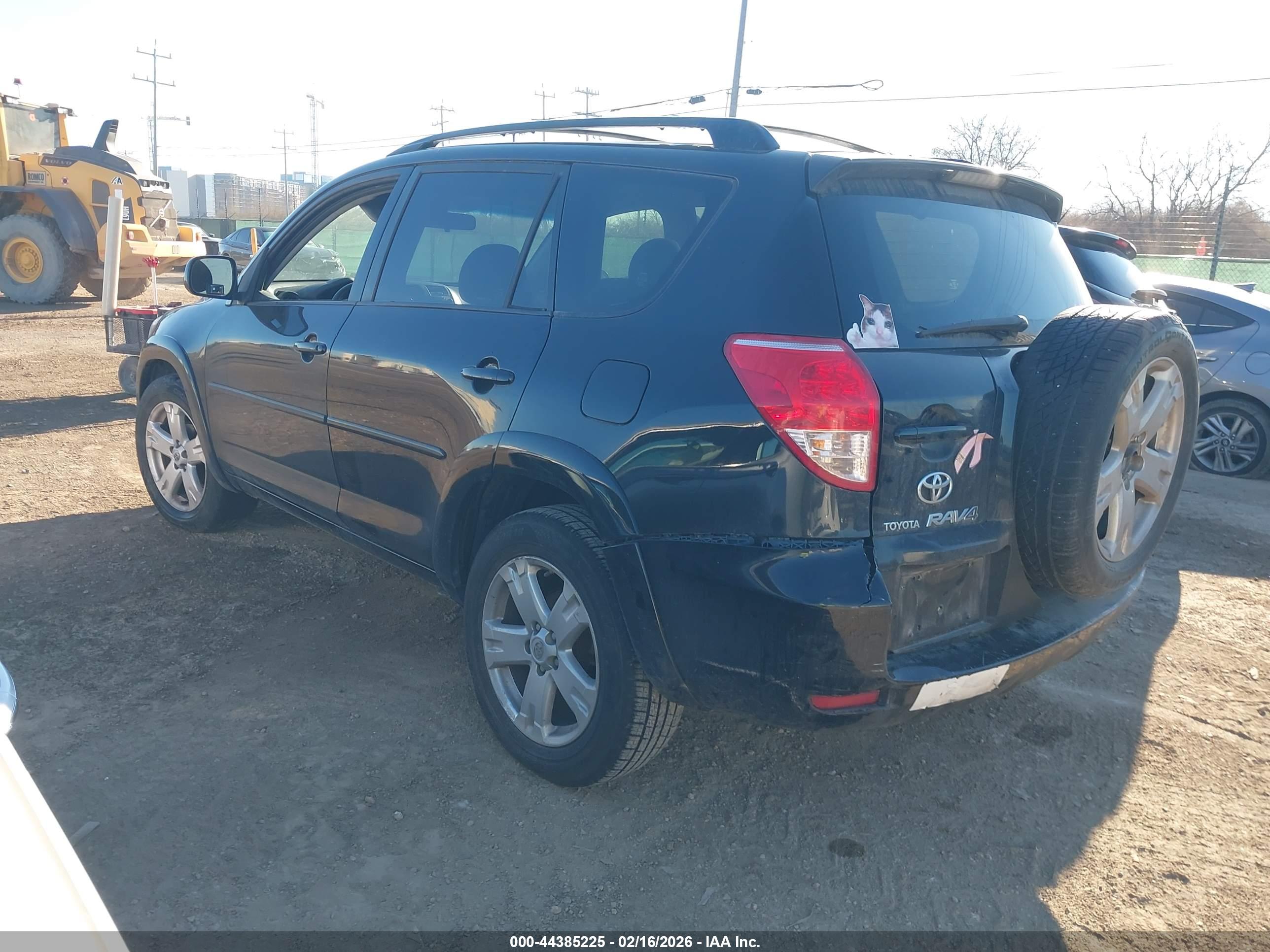 TOYOTA RAV4 image 3