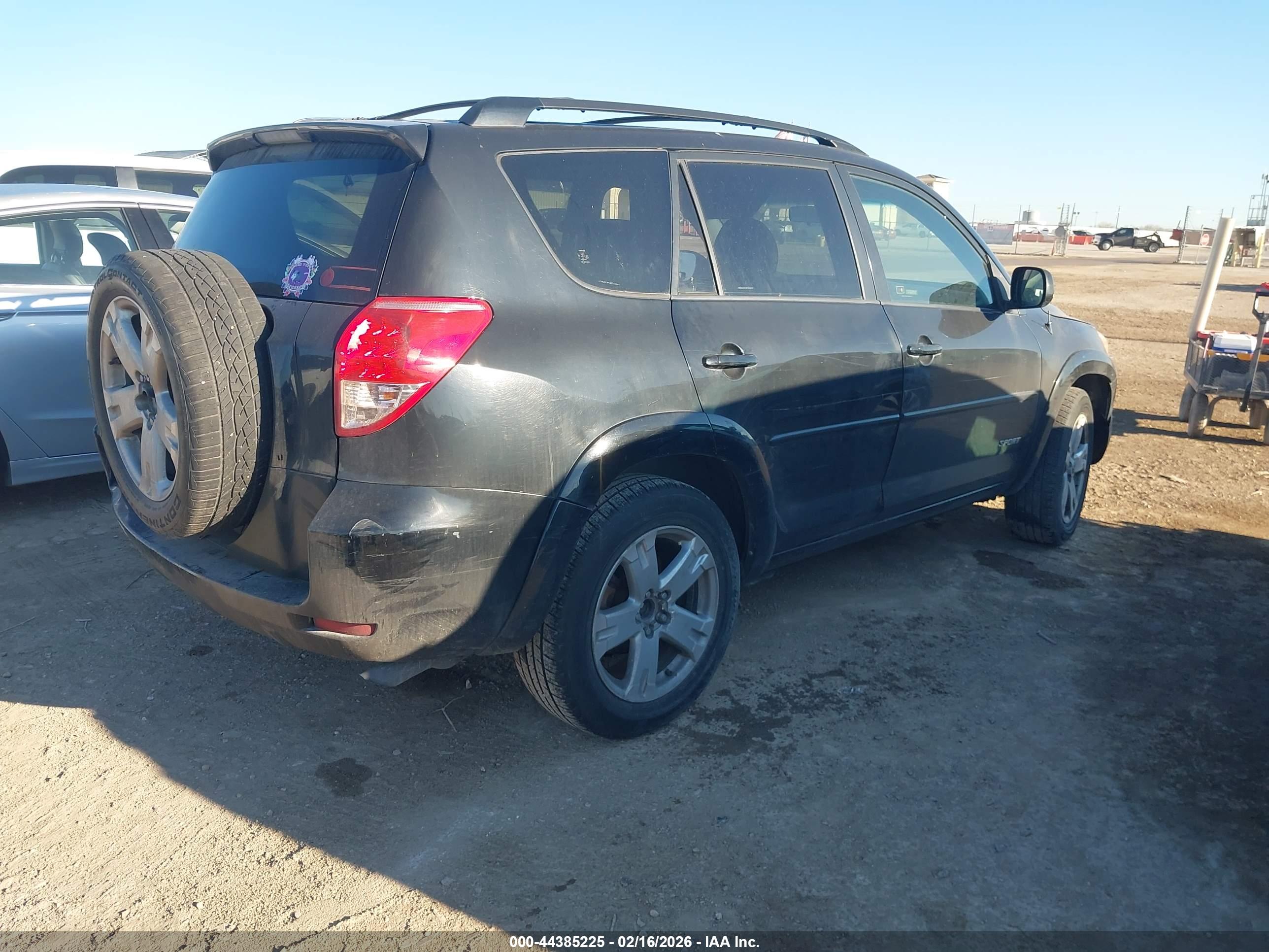 TOYOTA RAV4 image 4