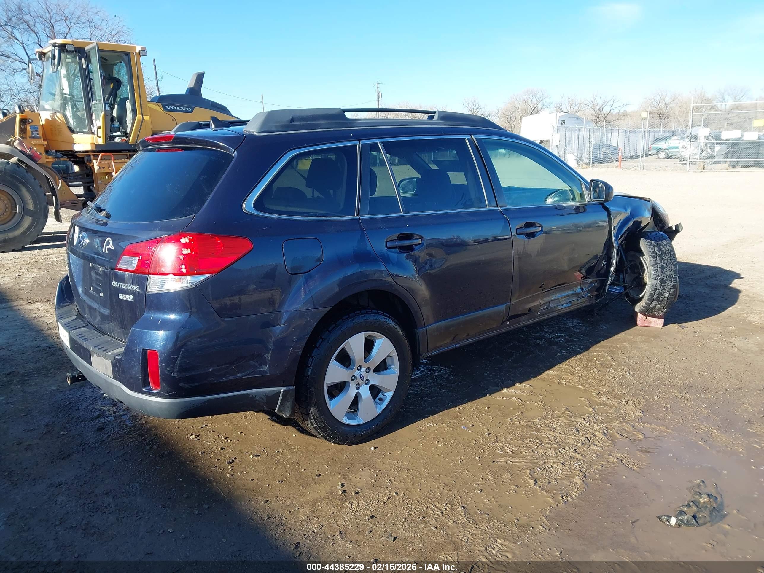 SUBARU OUTBACK image 4