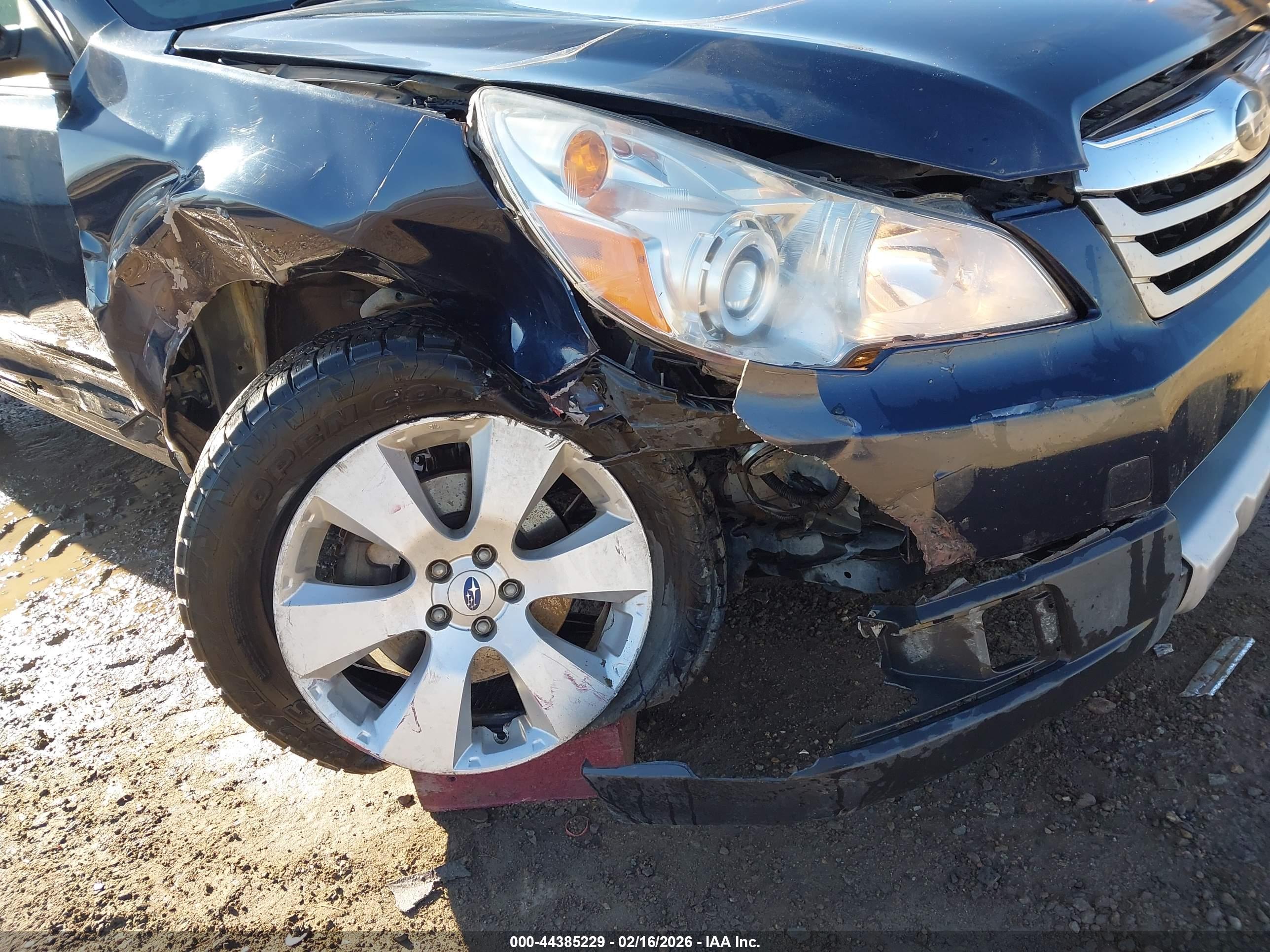 SUBARU OUTBACK image 6
