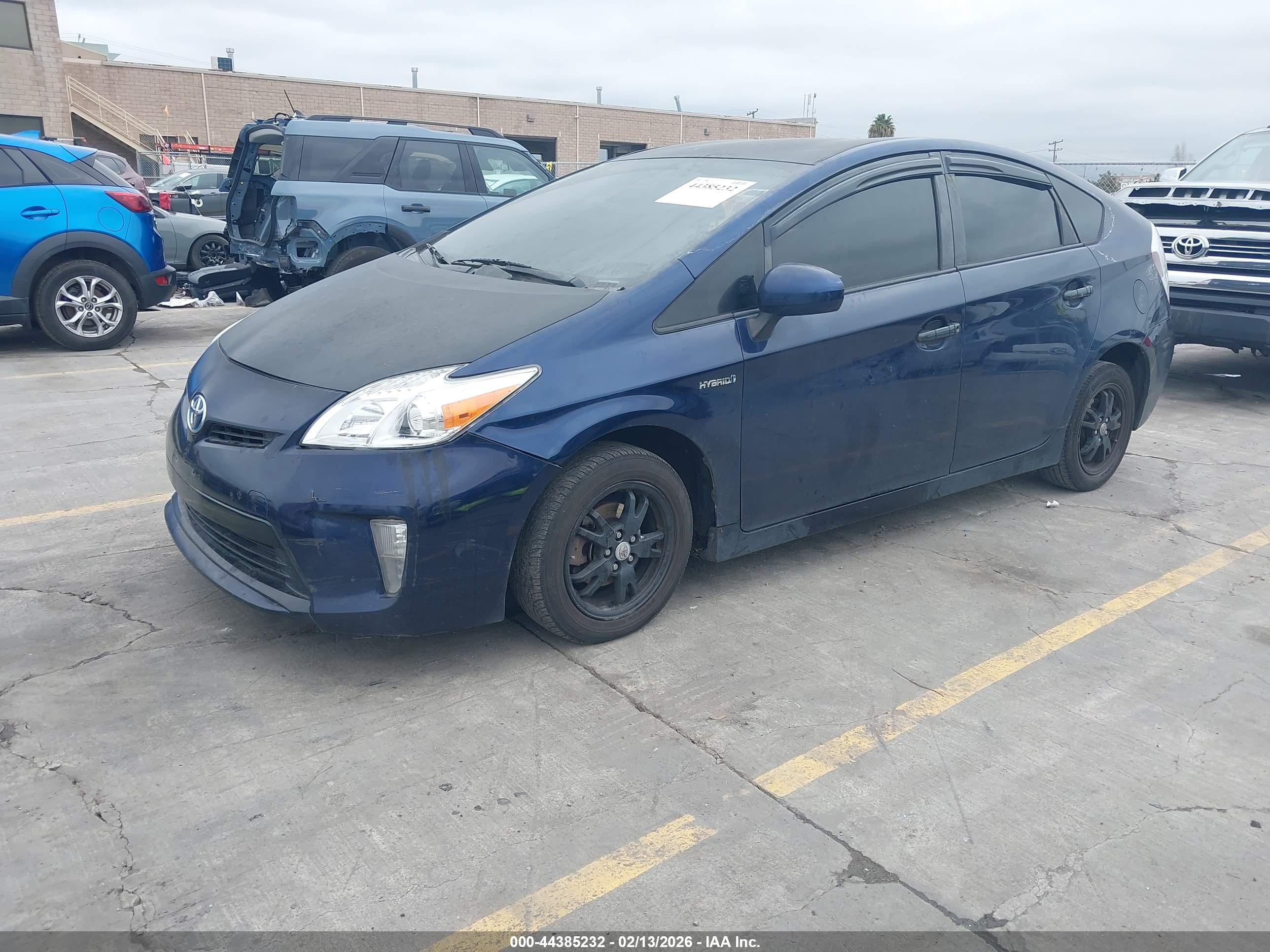 TOYOTA PRIUS image 2