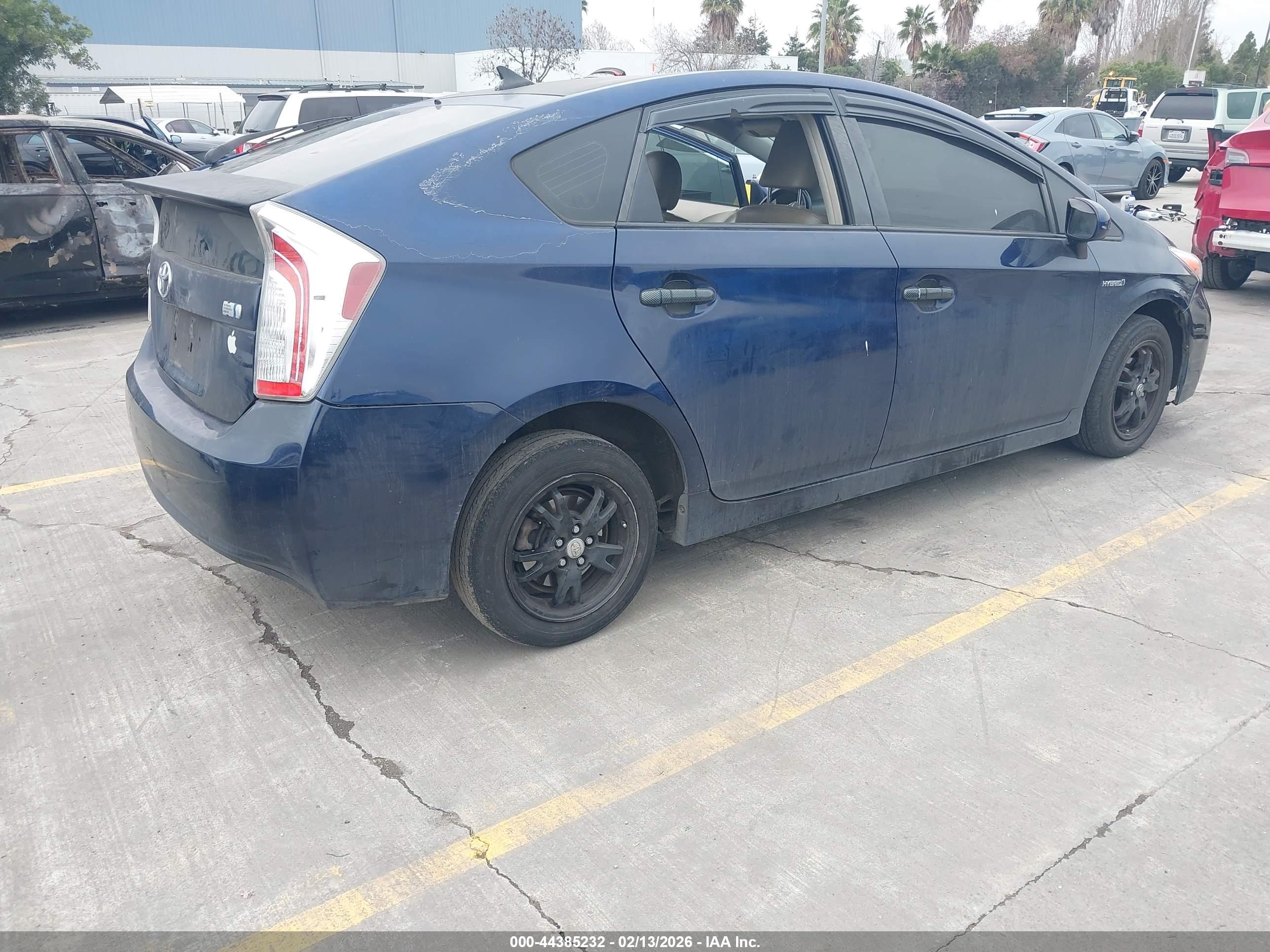 TOYOTA PRIUS image 4