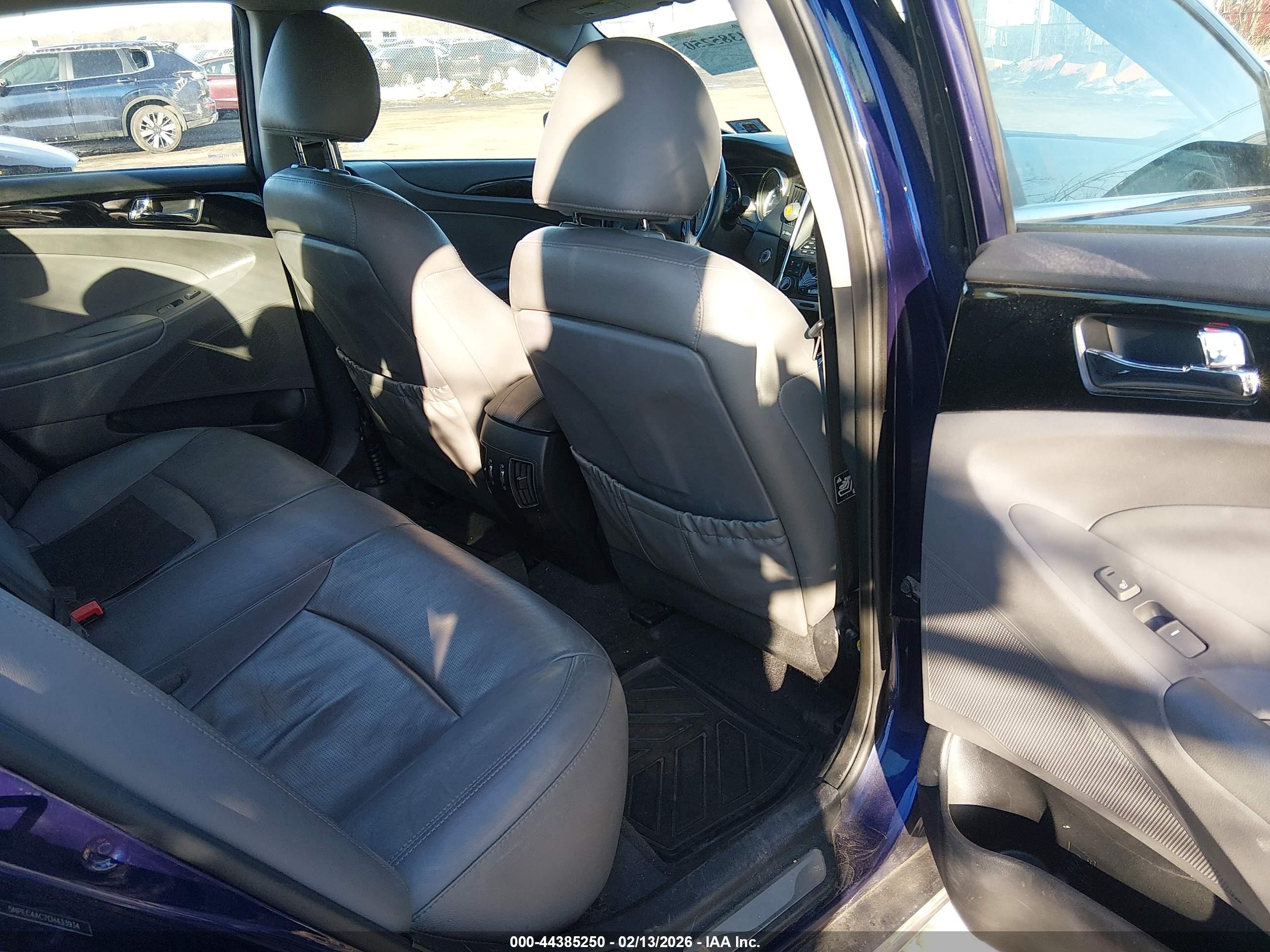 HYUNDAI SONATA image 8
