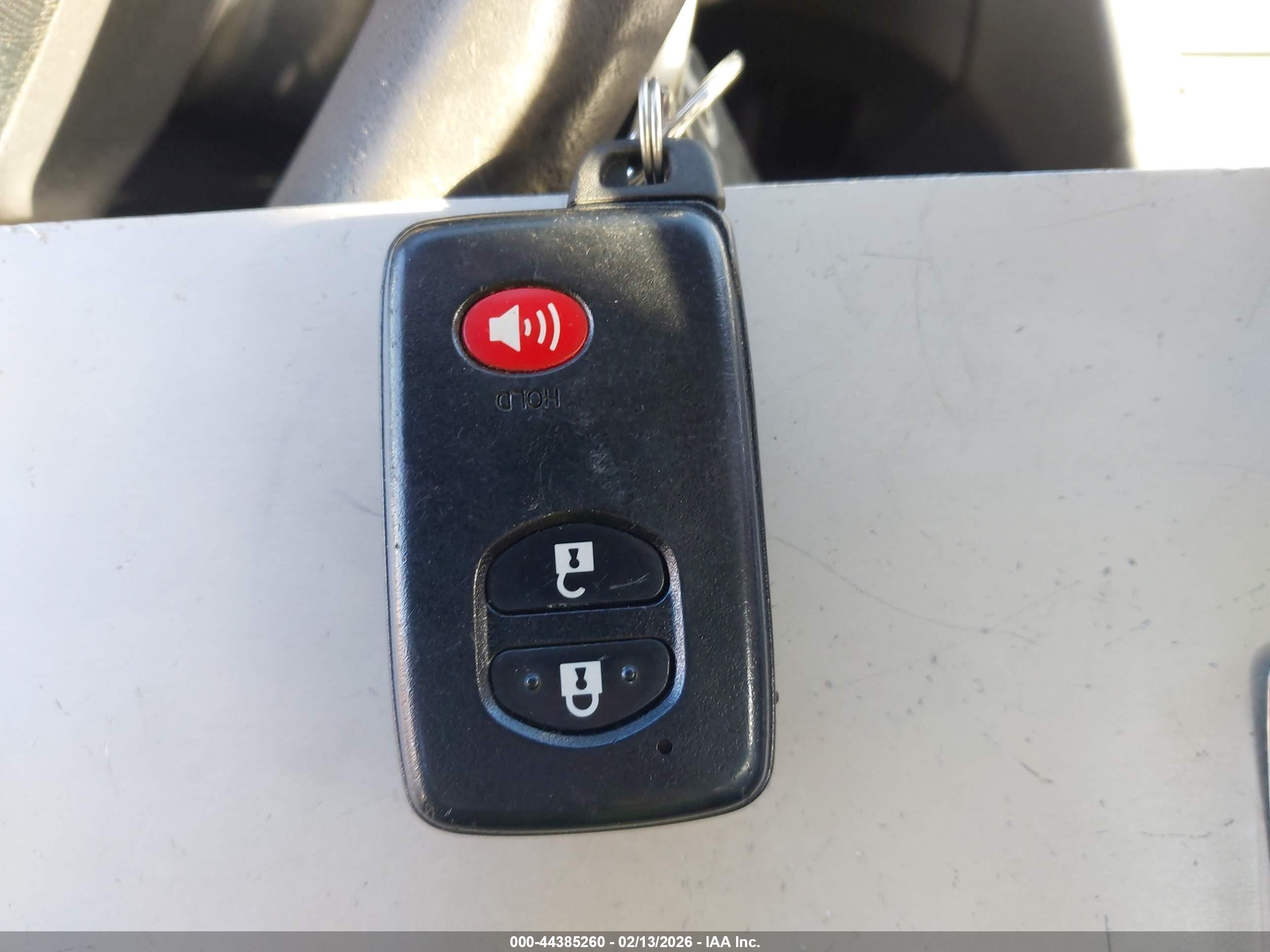TOYOTA PRIUS image 11