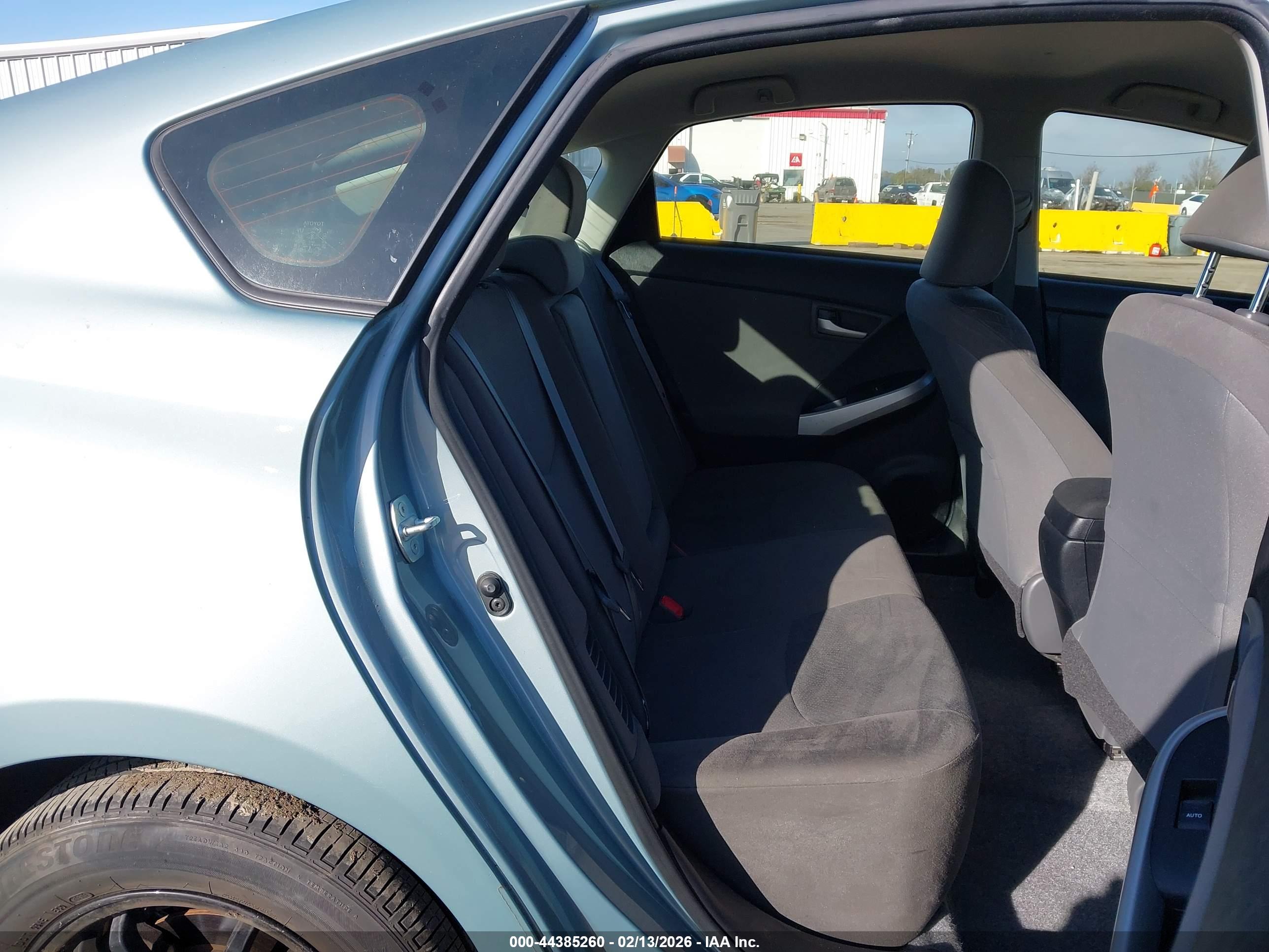 TOYOTA PRIUS image 8
