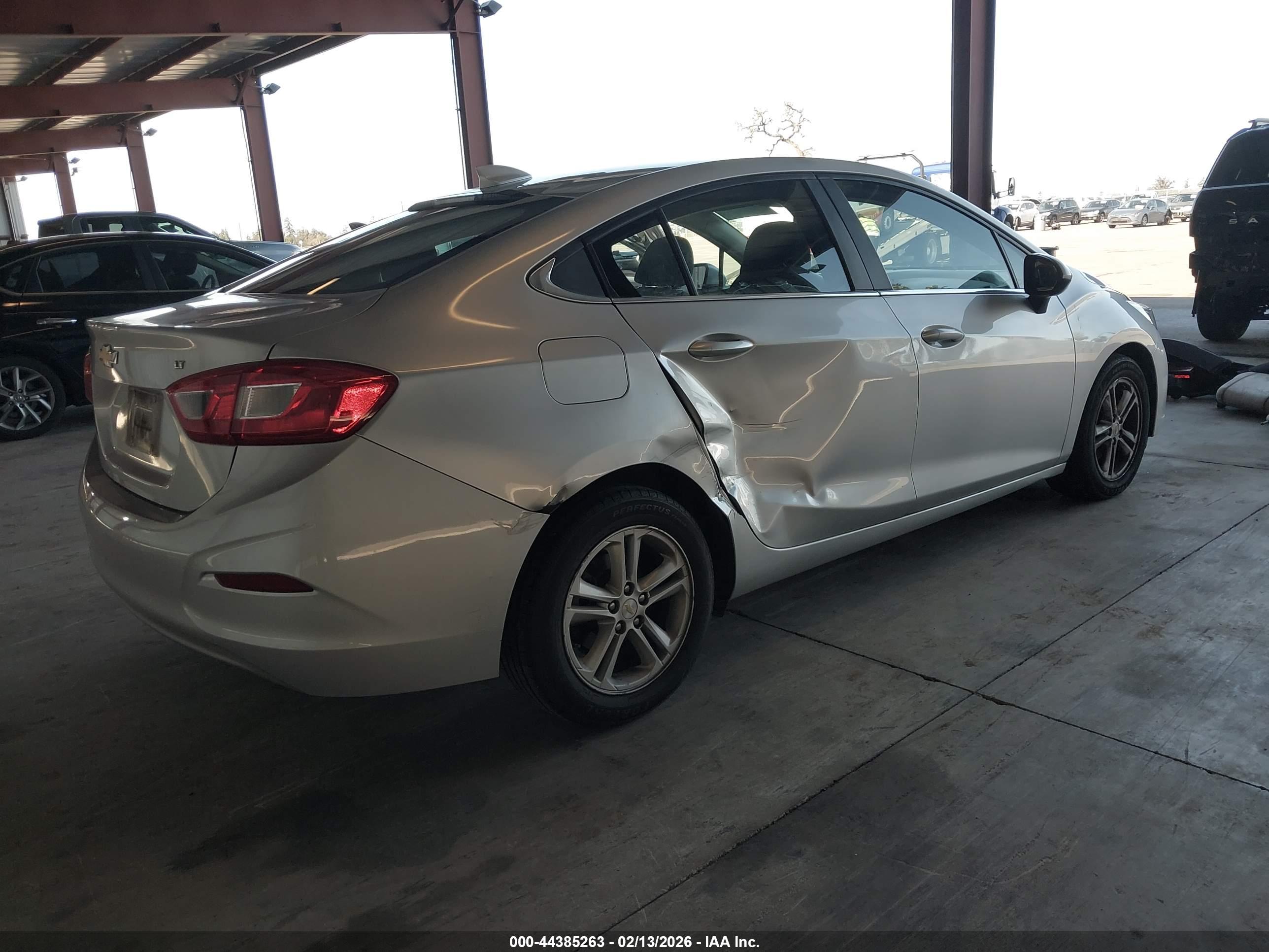 CHEVROLET CRUZE image 4