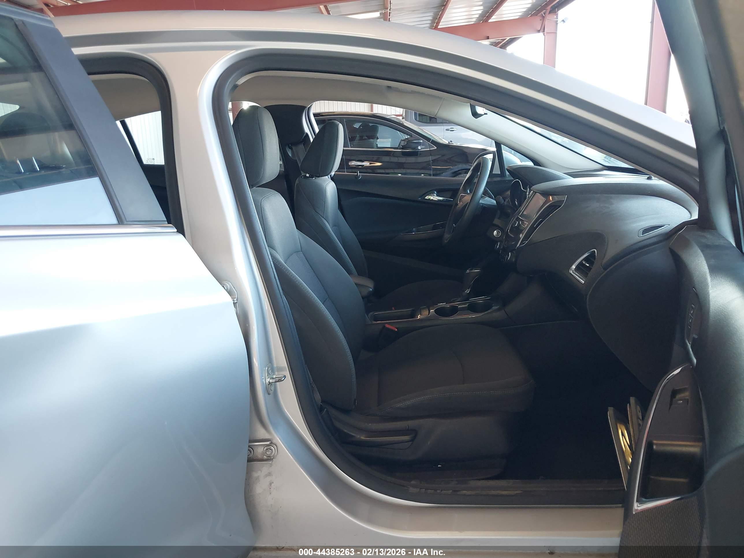 CHEVROLET CRUZE image 5