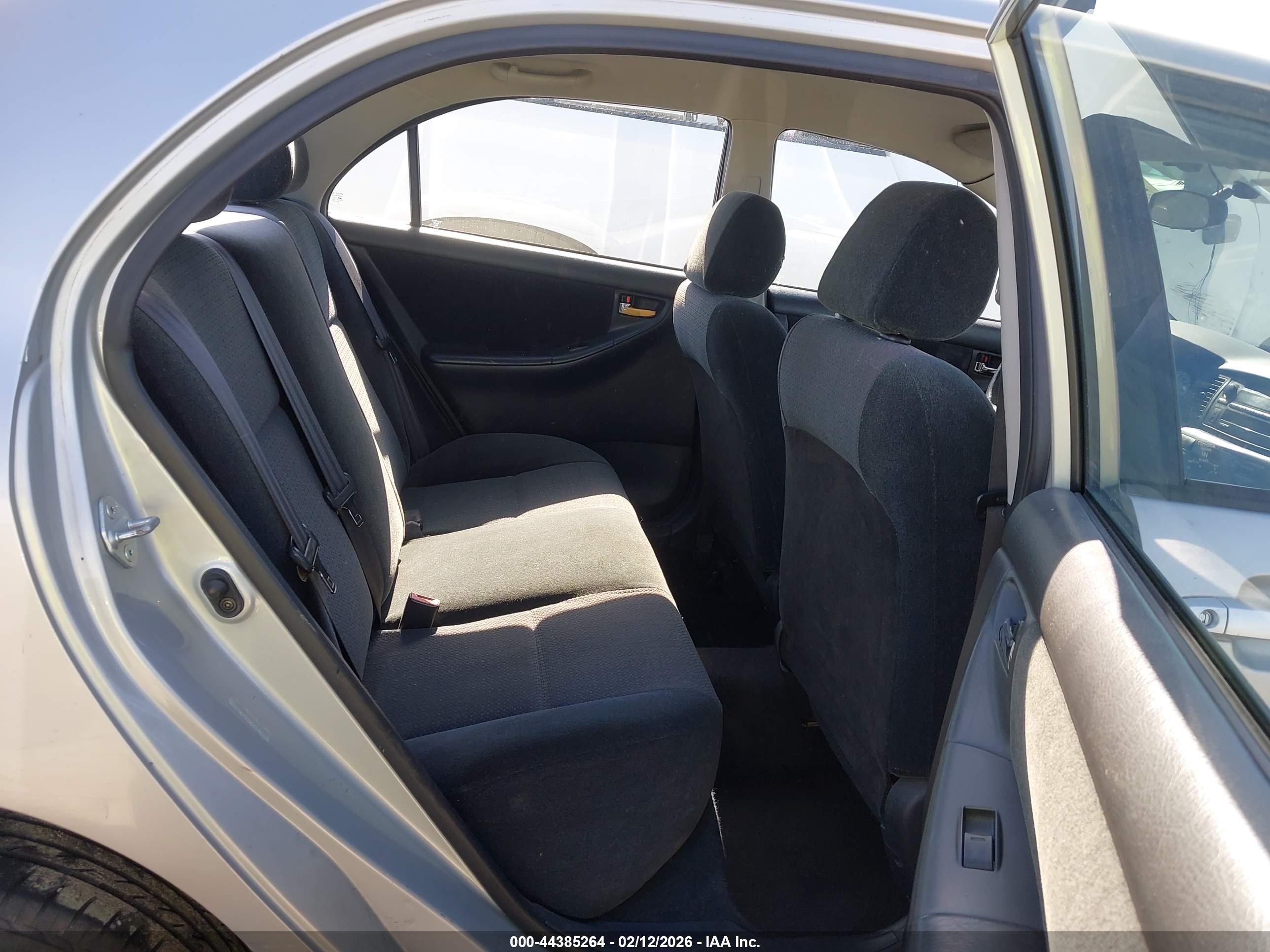 TOYOTA COROLLA image 8
