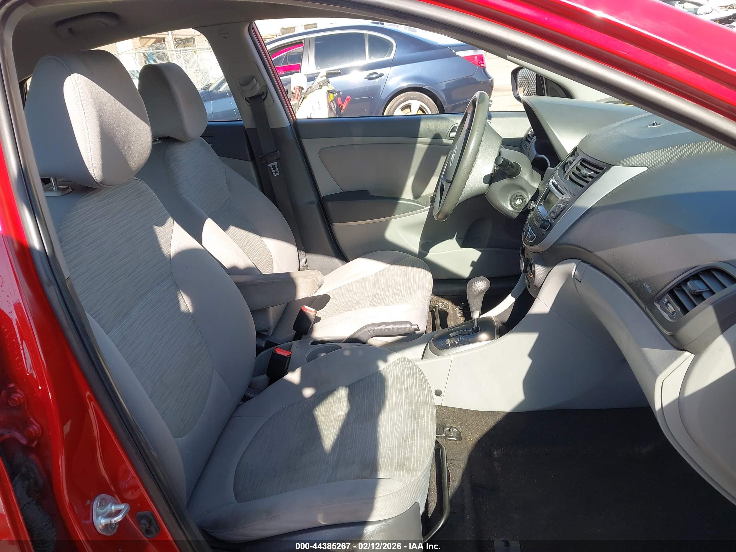 HYUNDAI ACCENT image 5