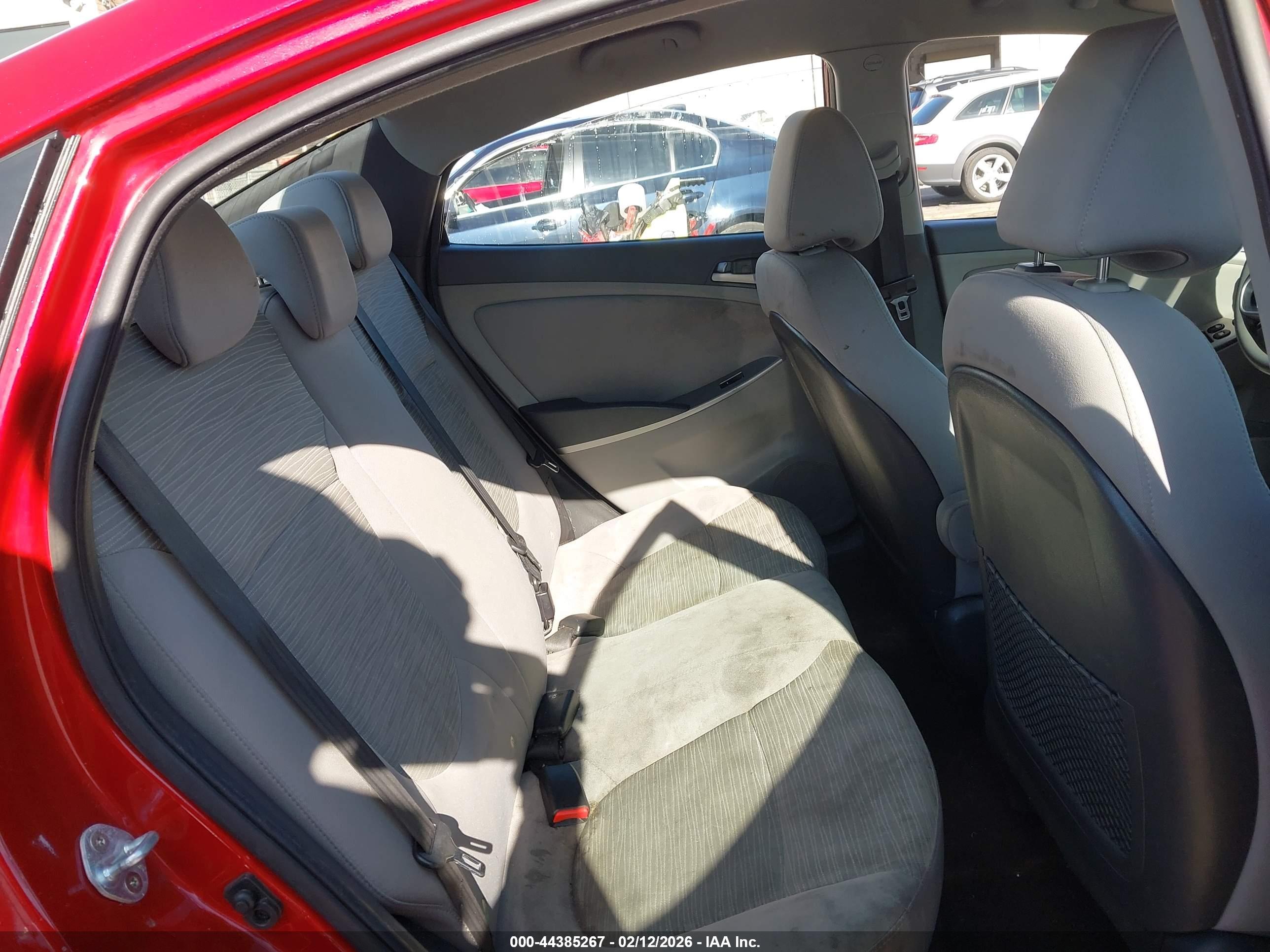 HYUNDAI ACCENT image 8