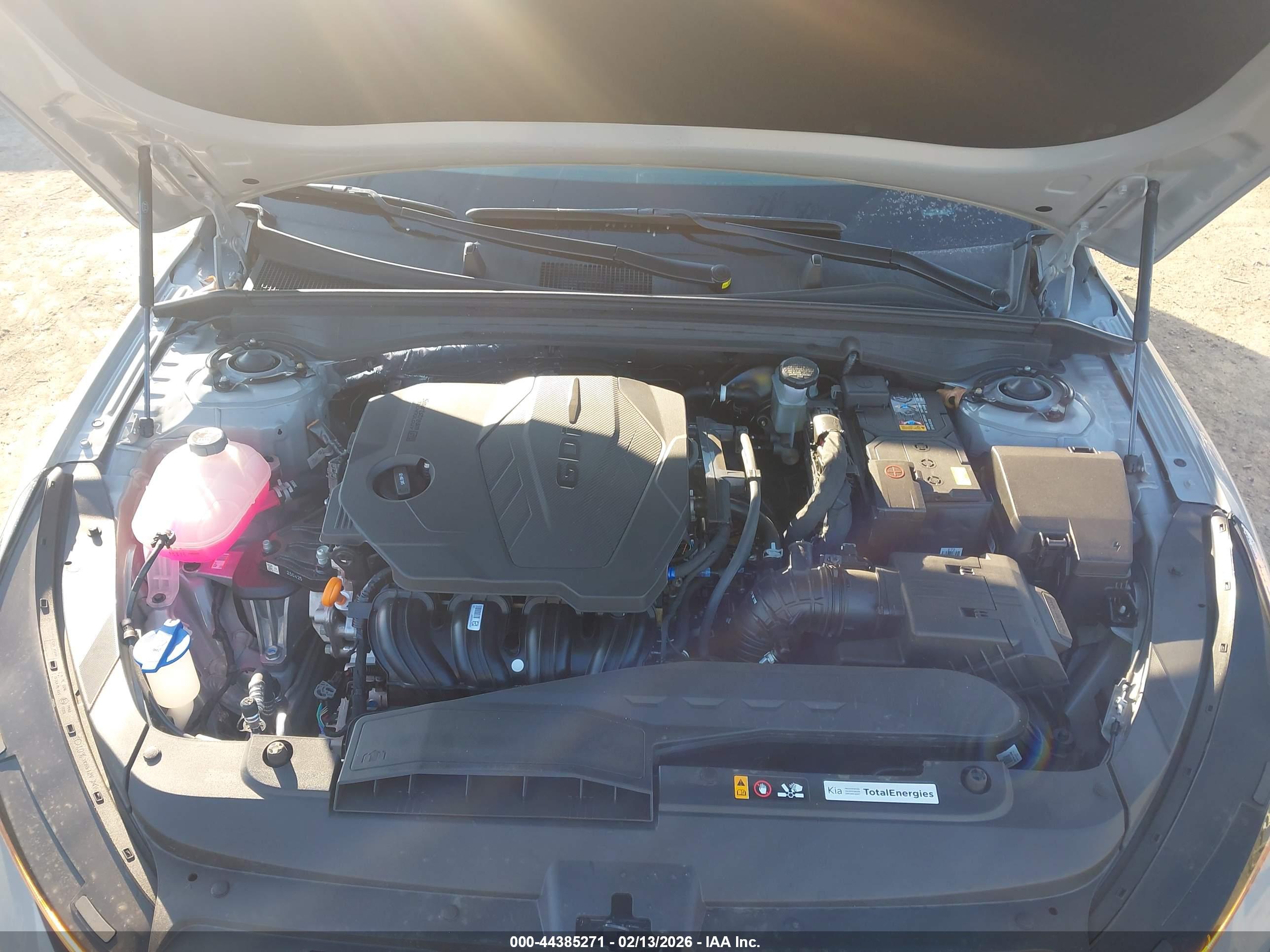 KIA K5 image 10