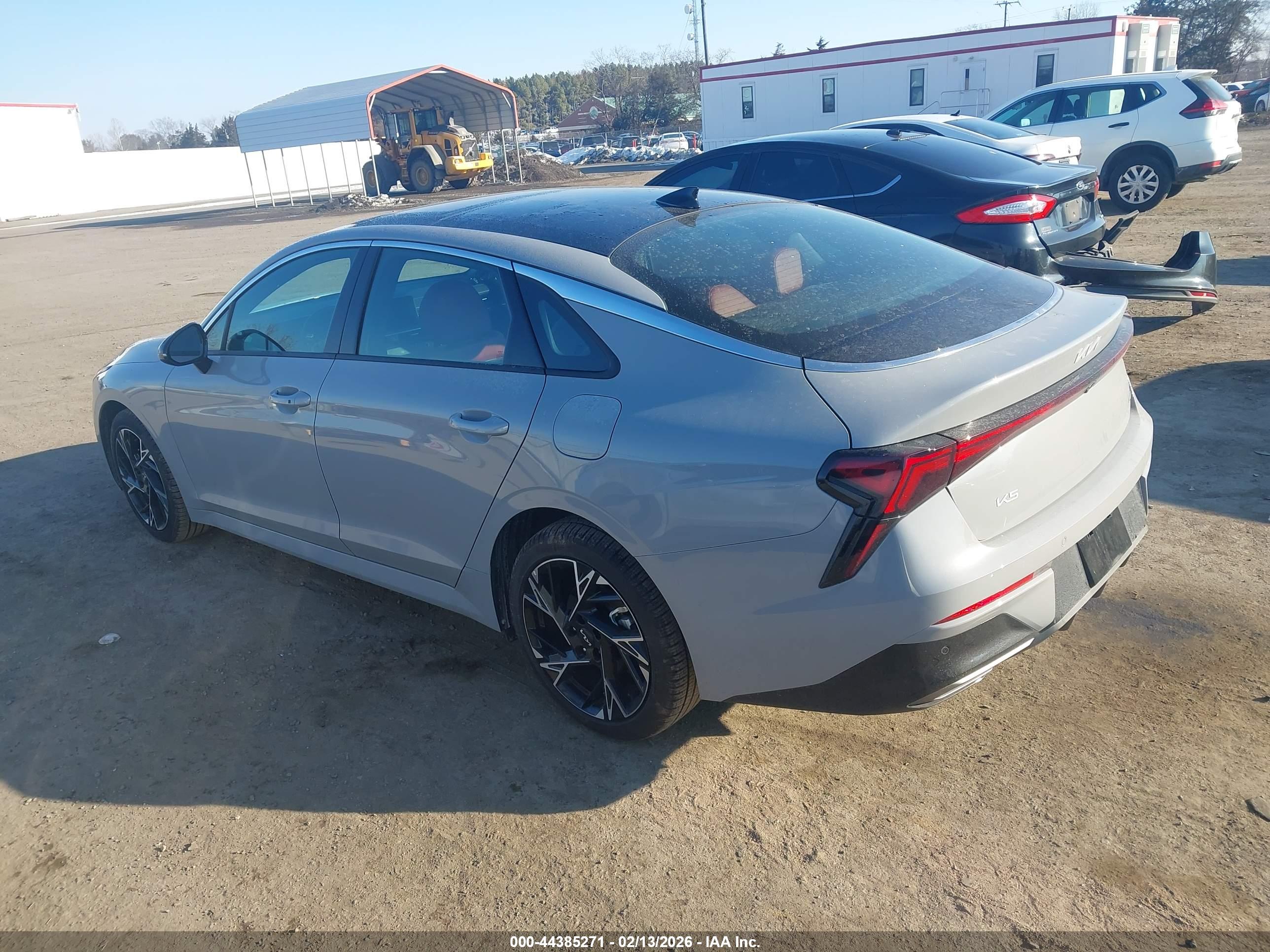 KIA K5 image 3