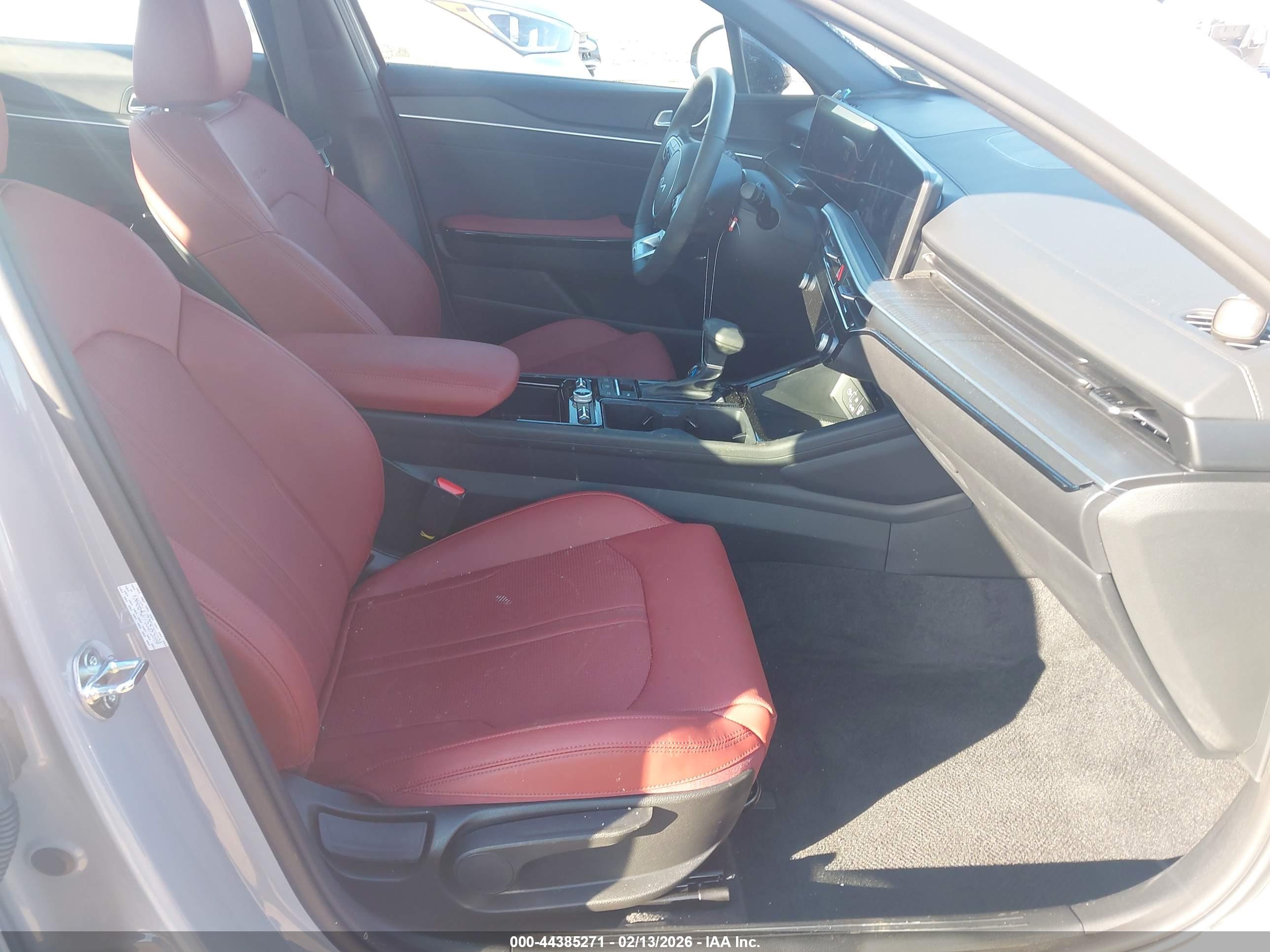 KIA K5 image 5