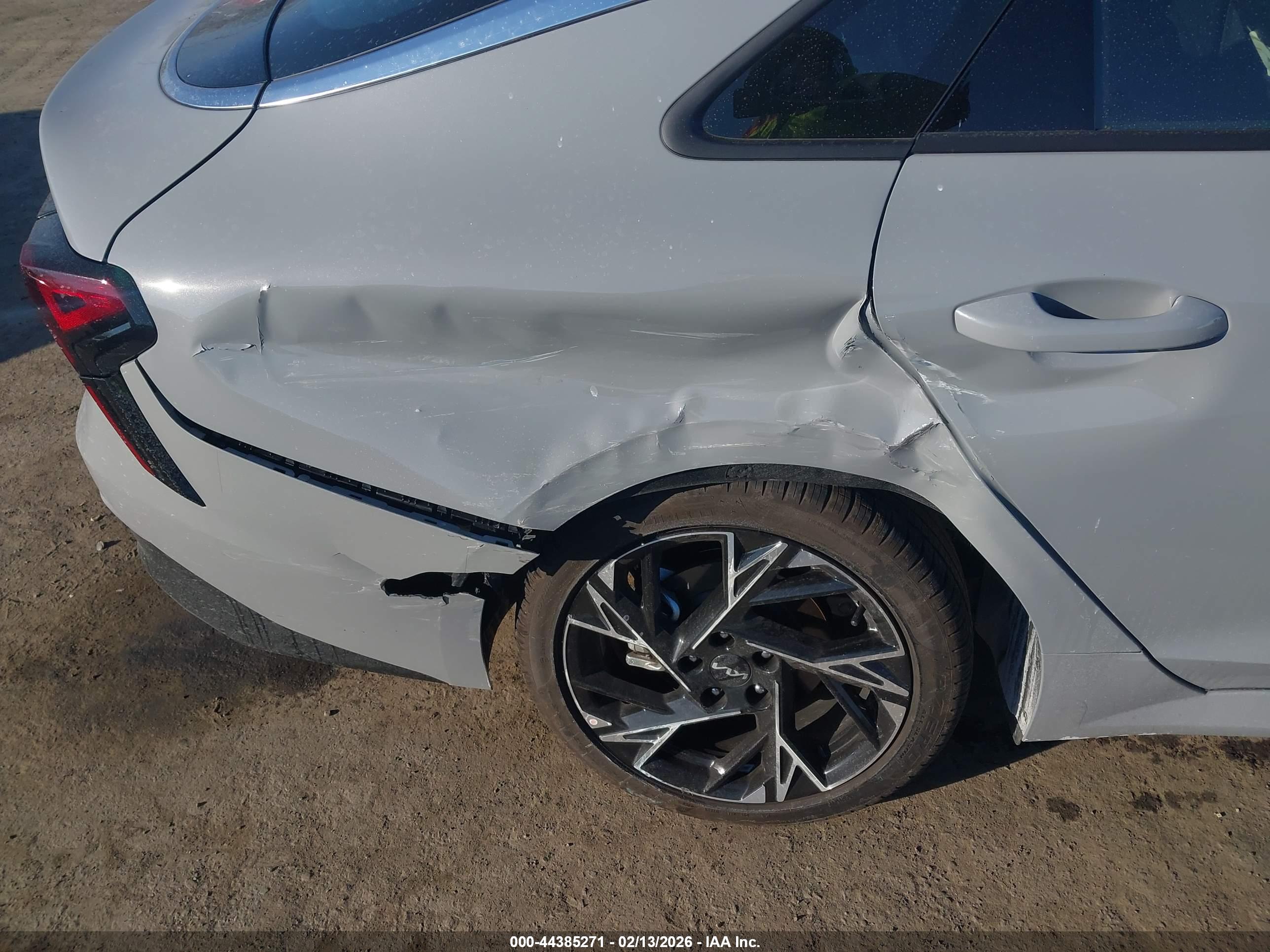 KIA K5 image 6