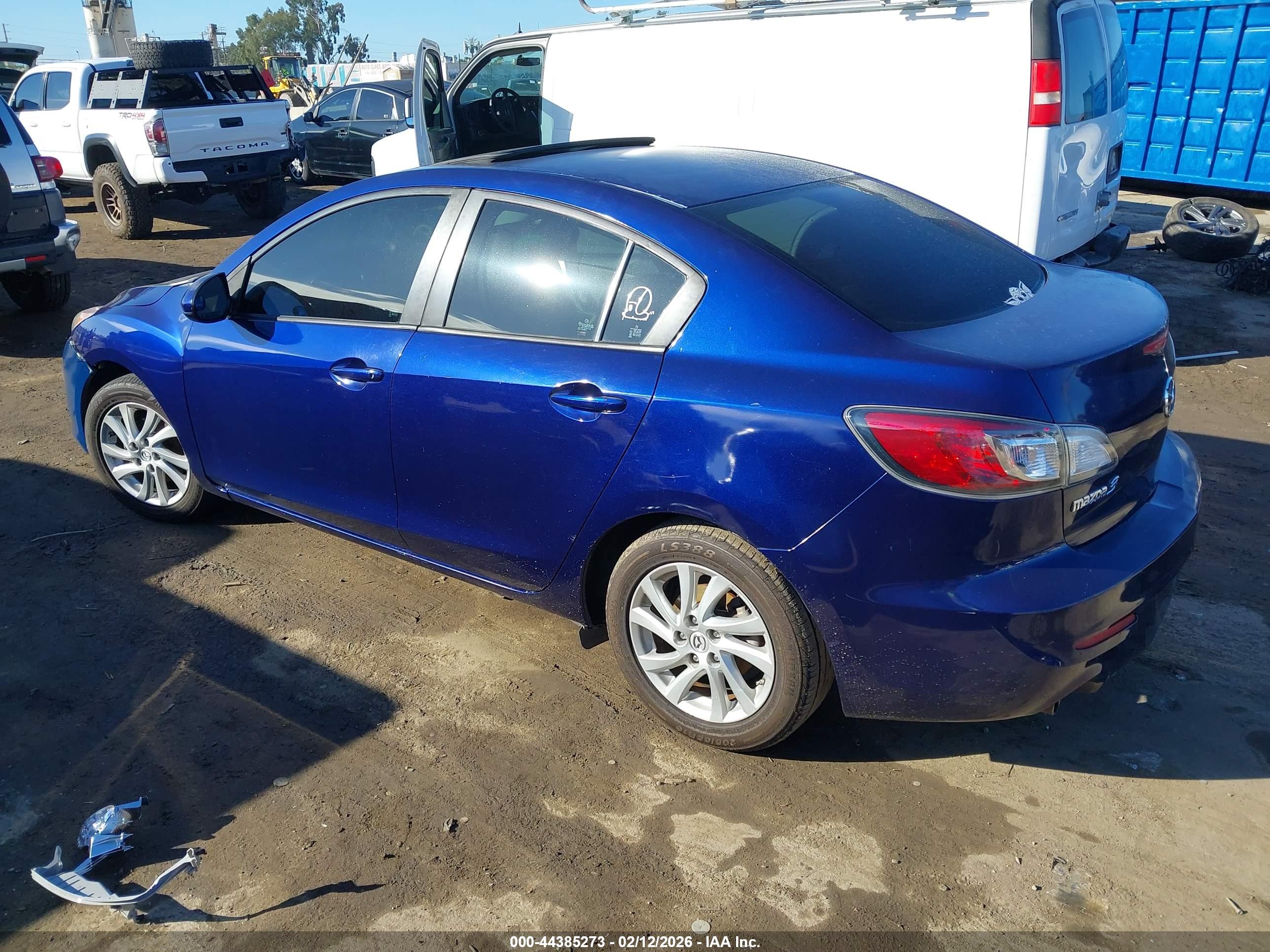 MAZDA MAZDA3 image 3