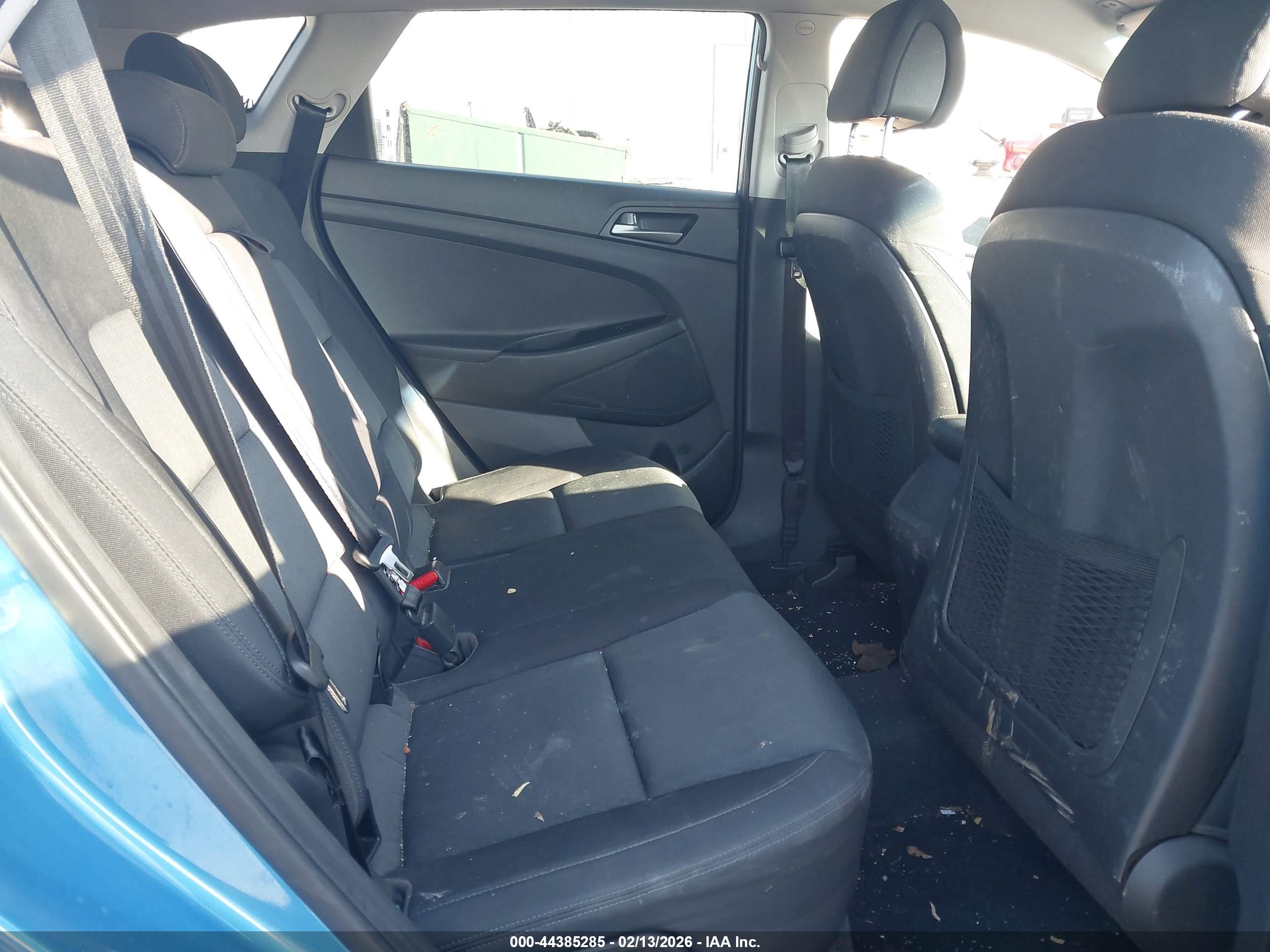 HYUNDAI TUCSON image 8