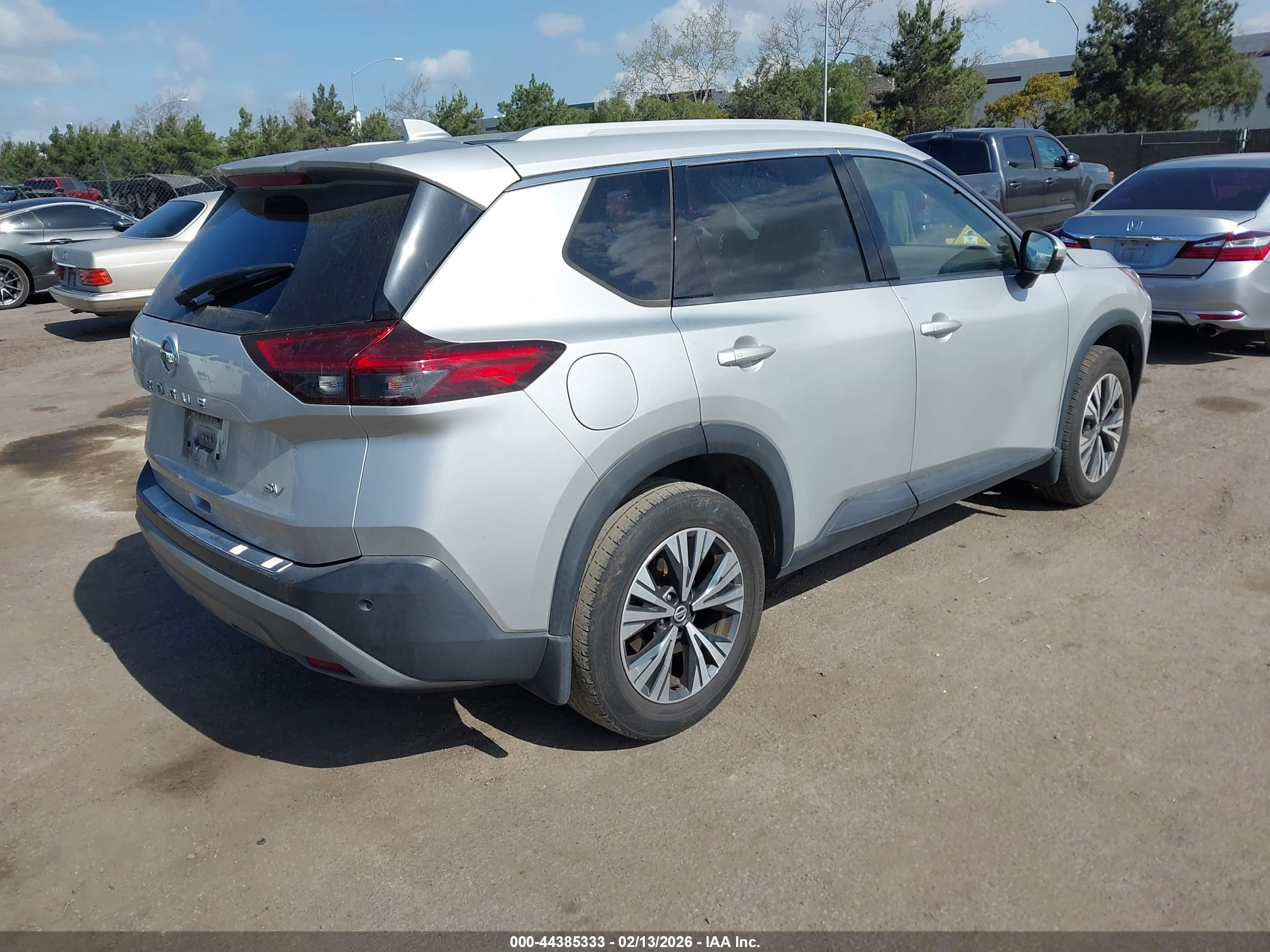 NISSAN ROGUE image 4