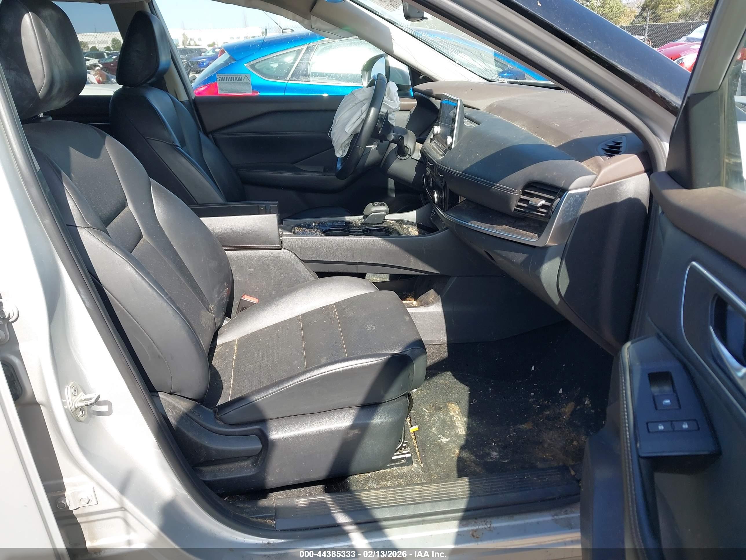 NISSAN ROGUE image 5