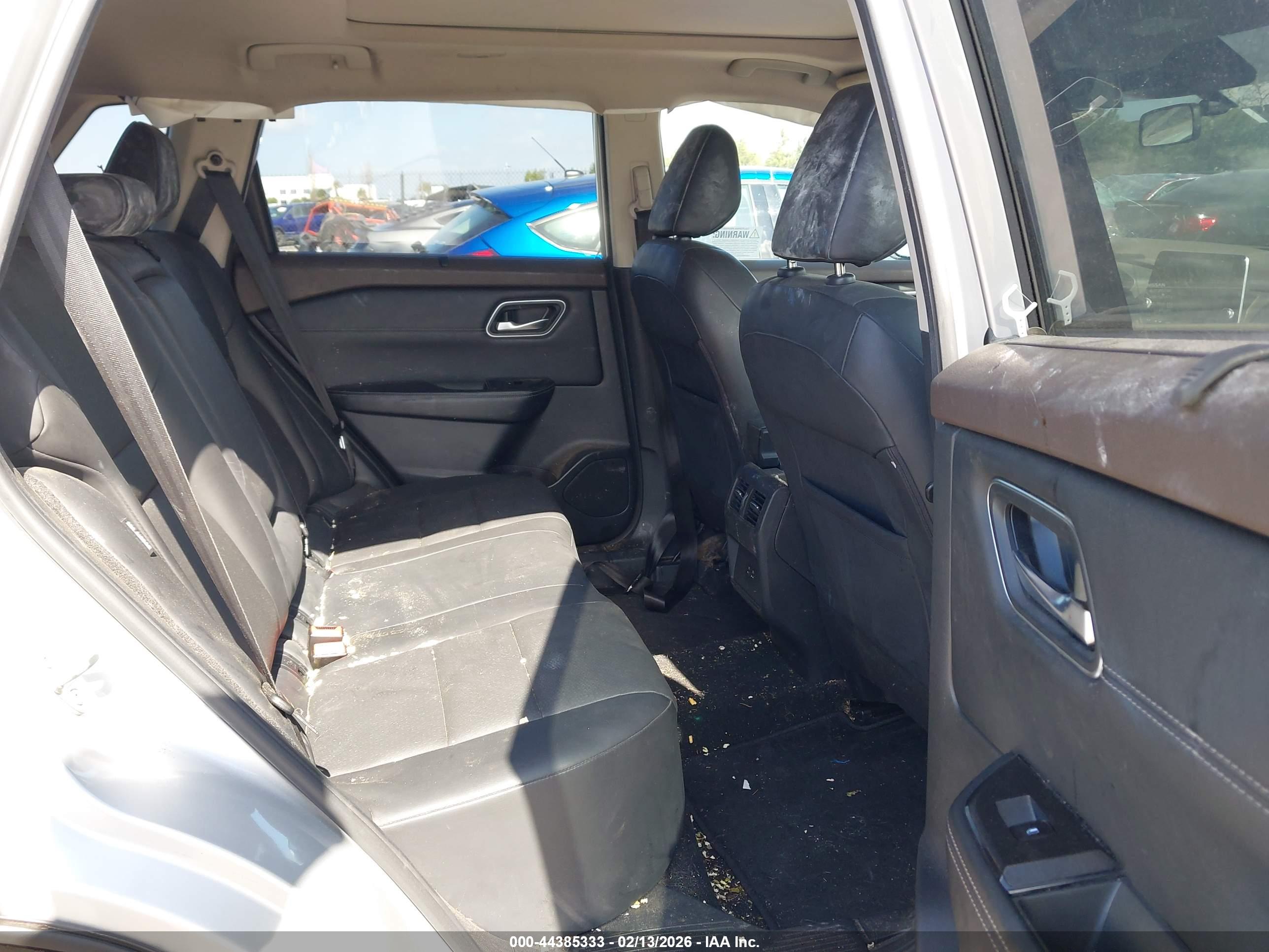 NISSAN ROGUE image 8