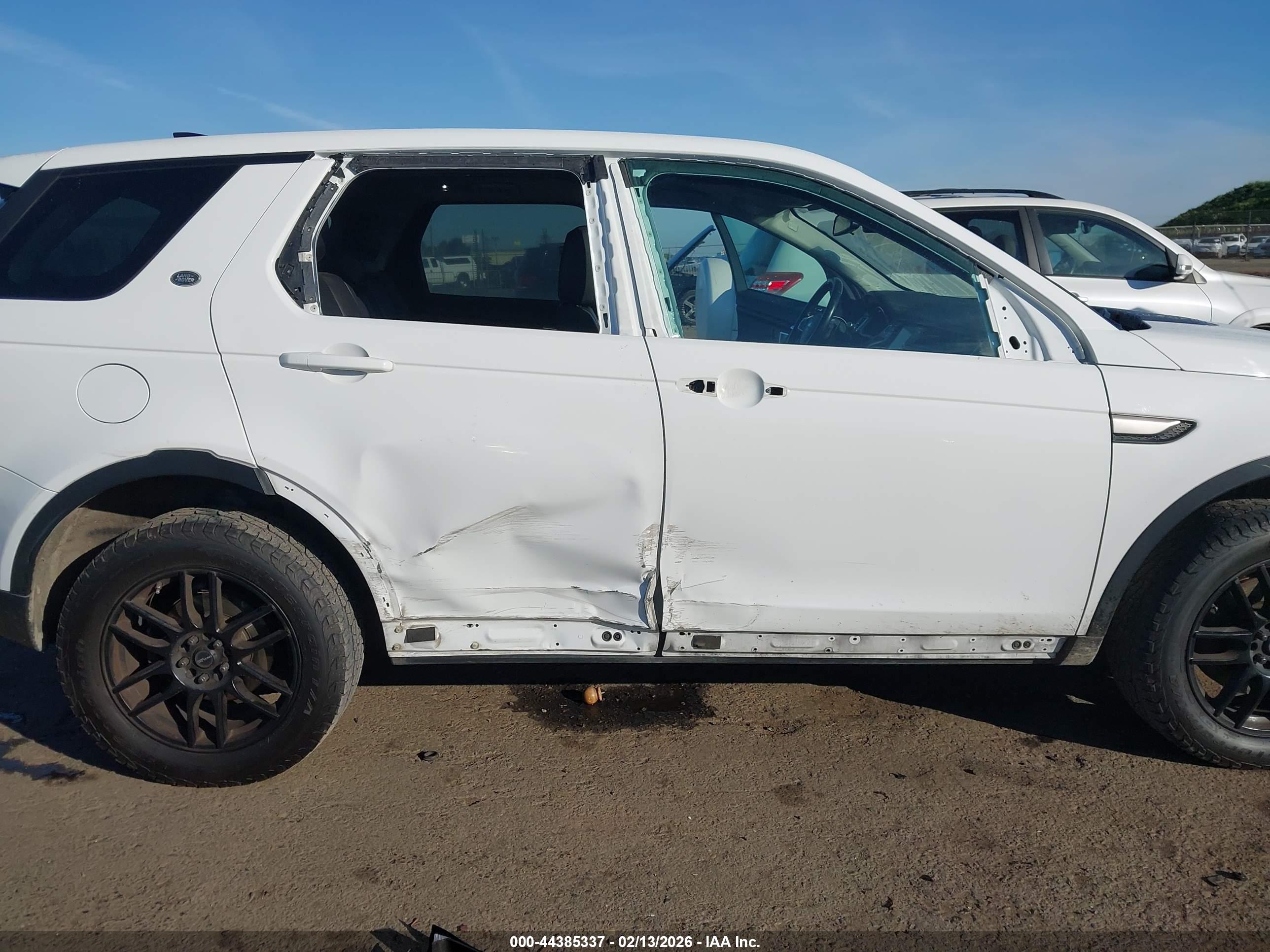 LAND ROVER image 6