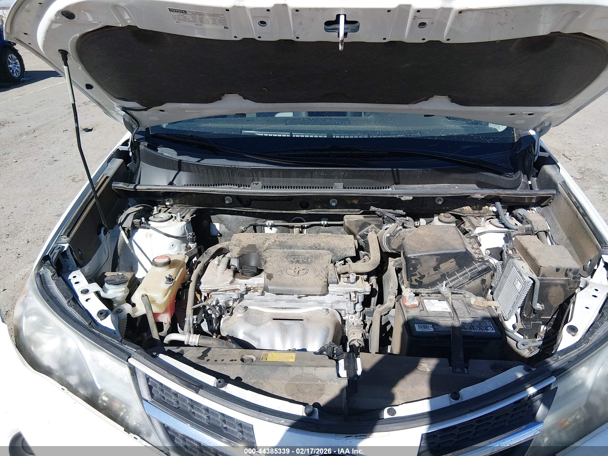 TOYOTA RAV4 image 10