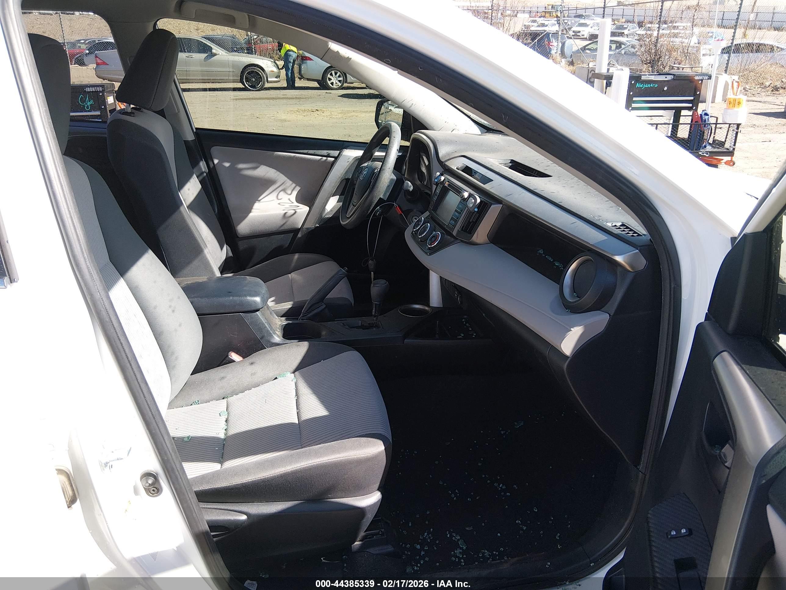 TOYOTA RAV4 image 5