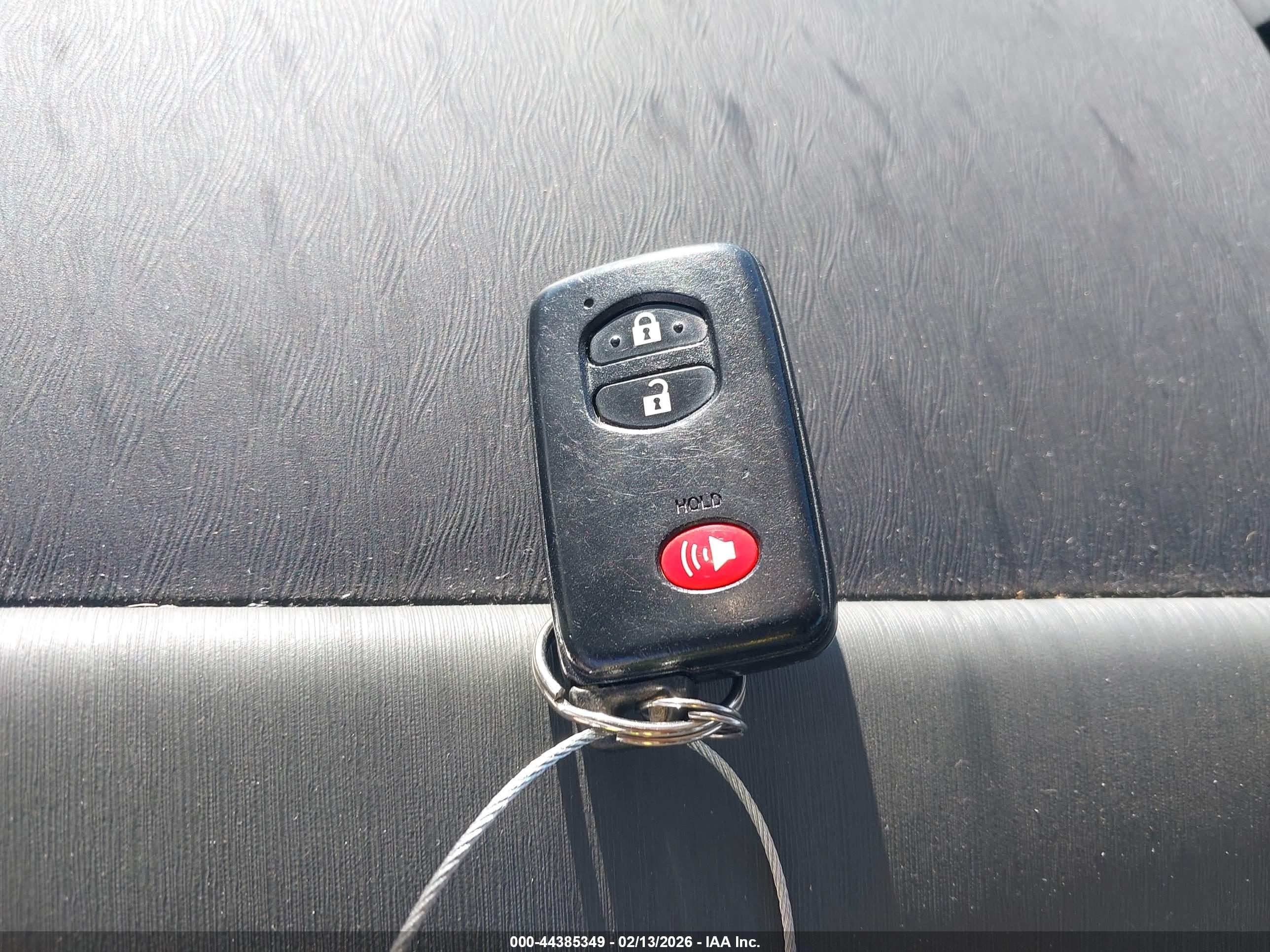 TOYOTA PRIUS image 11