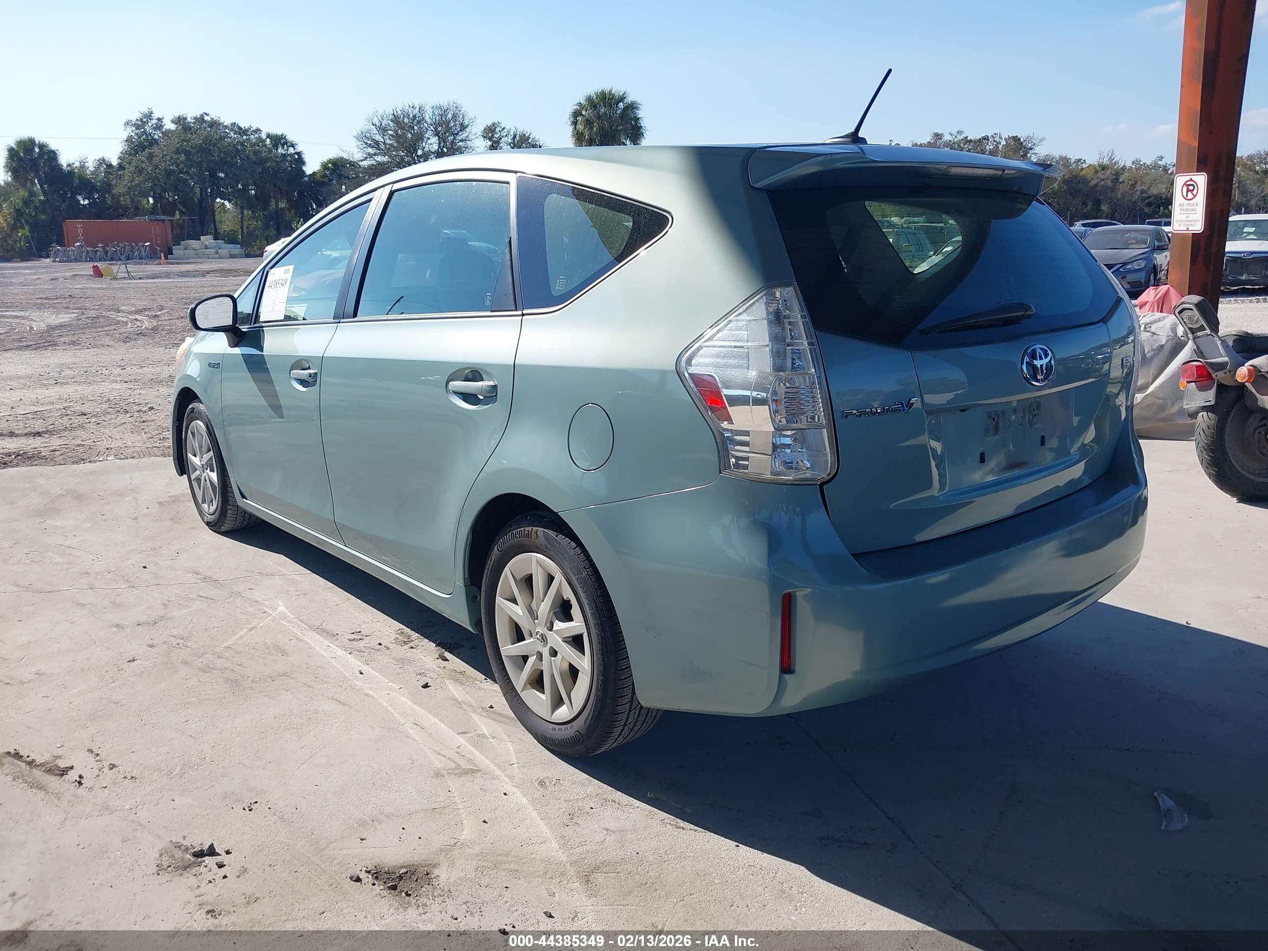 TOYOTA PRIUS image 3