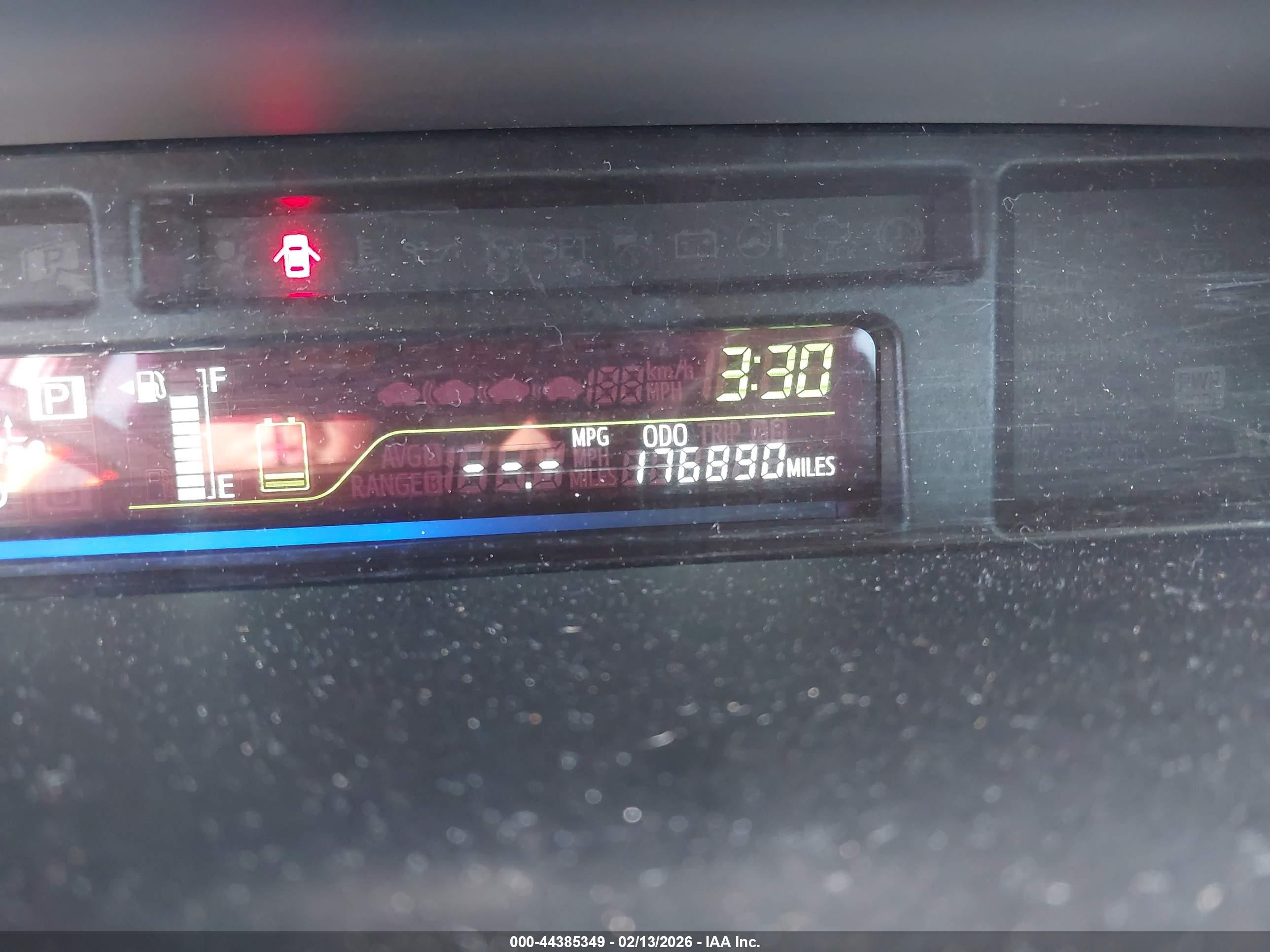 TOYOTA PRIUS image 7