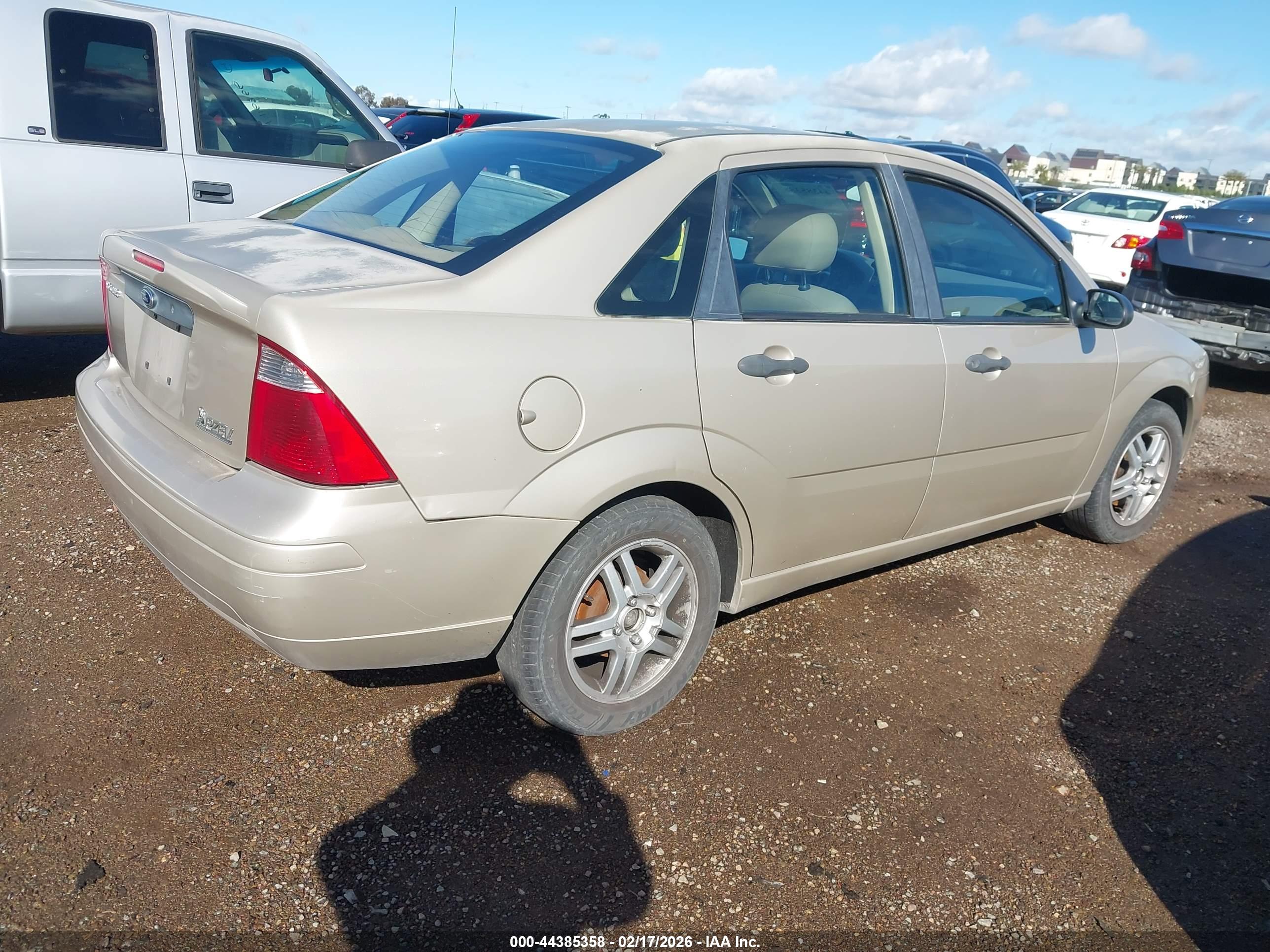 FORD FOCUS image 4