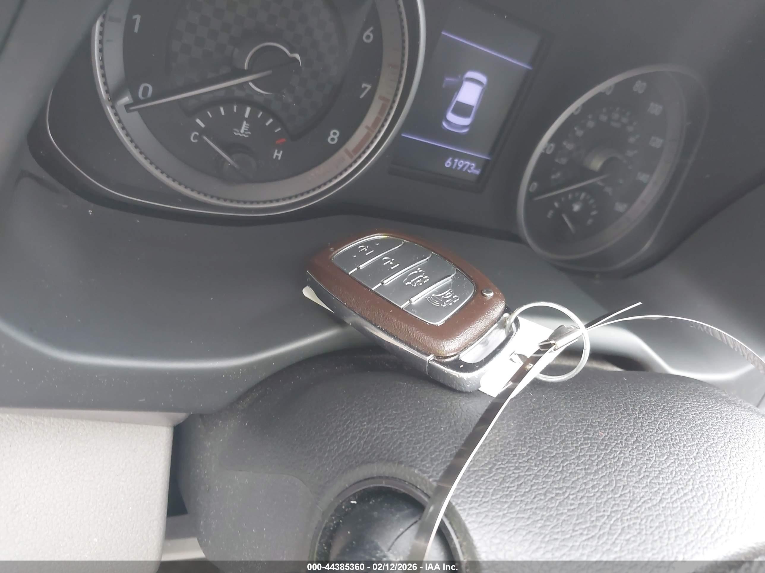 HYUNDAI ELANTRA image 11