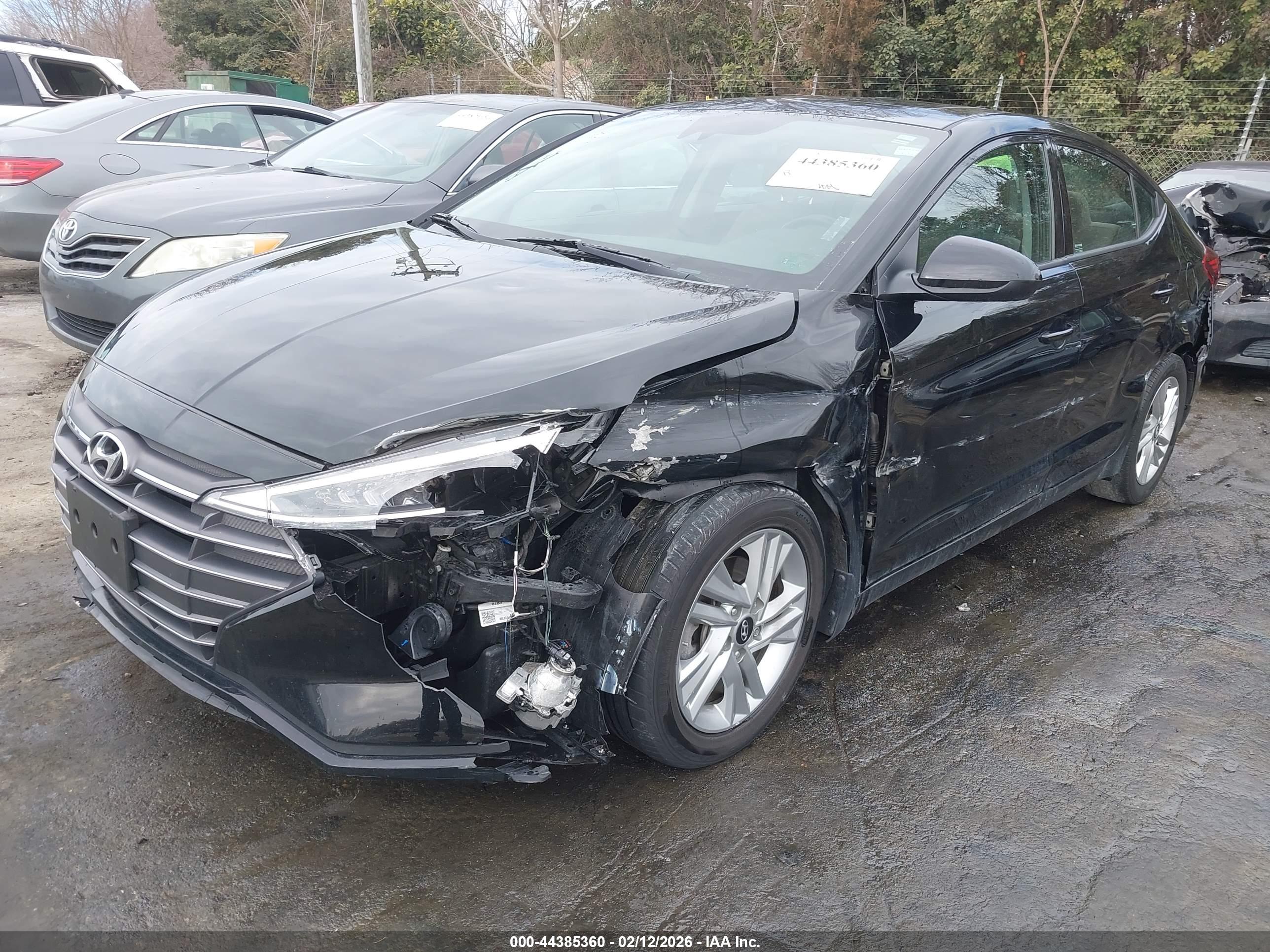HYUNDAI ELANTRA image 2