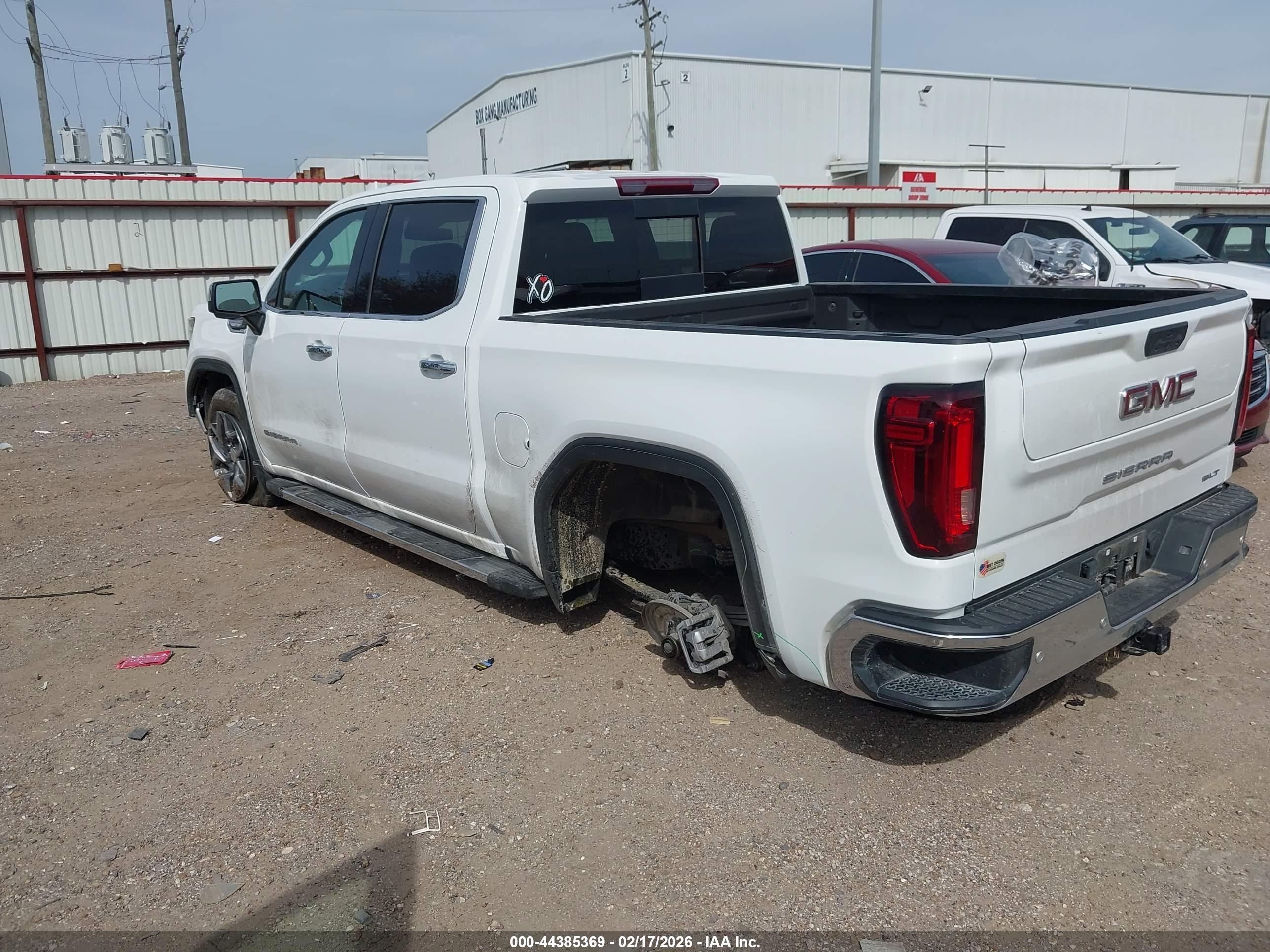 GMC SIERRA image 3