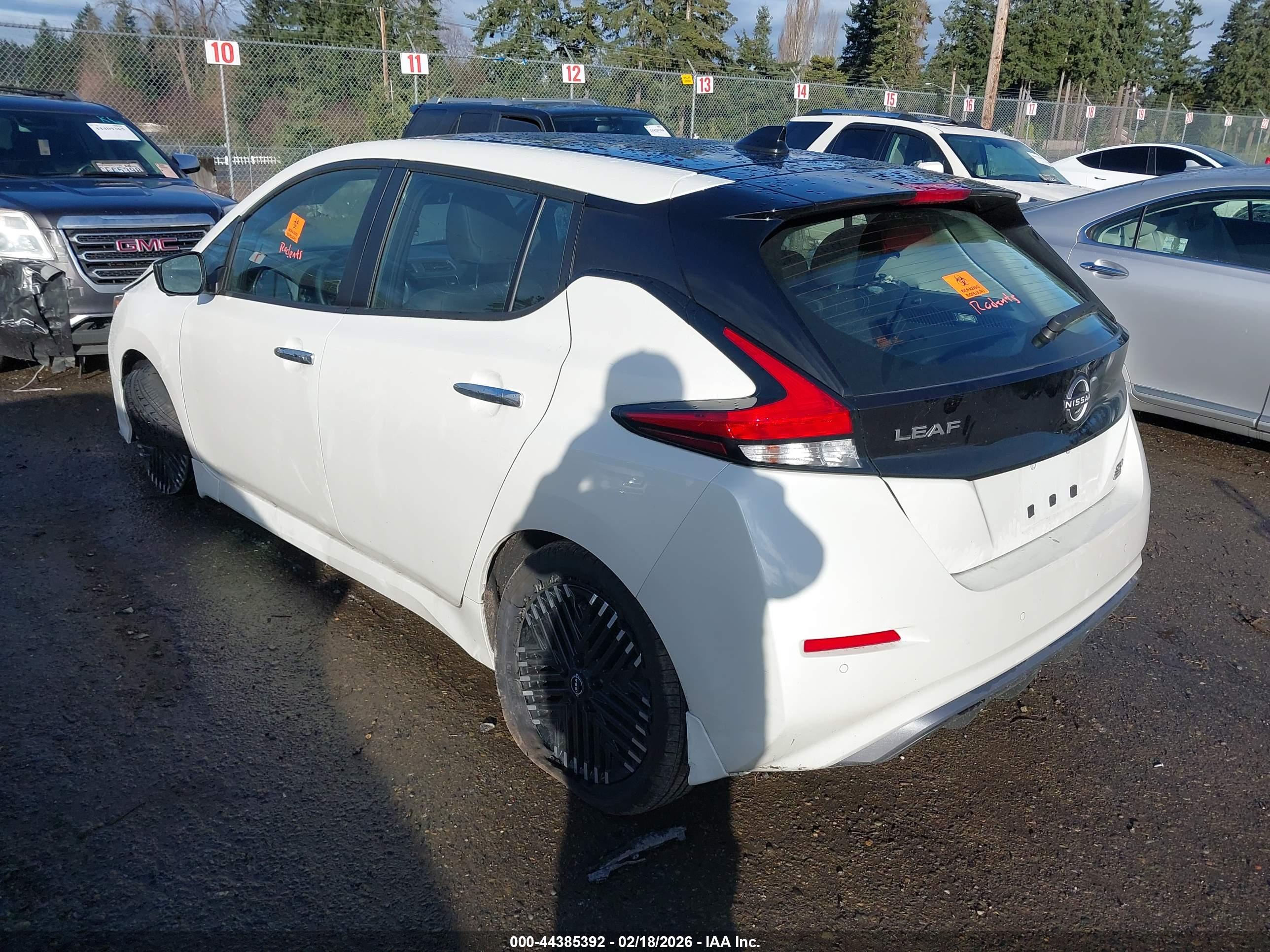 NISSAN LEAF image 3