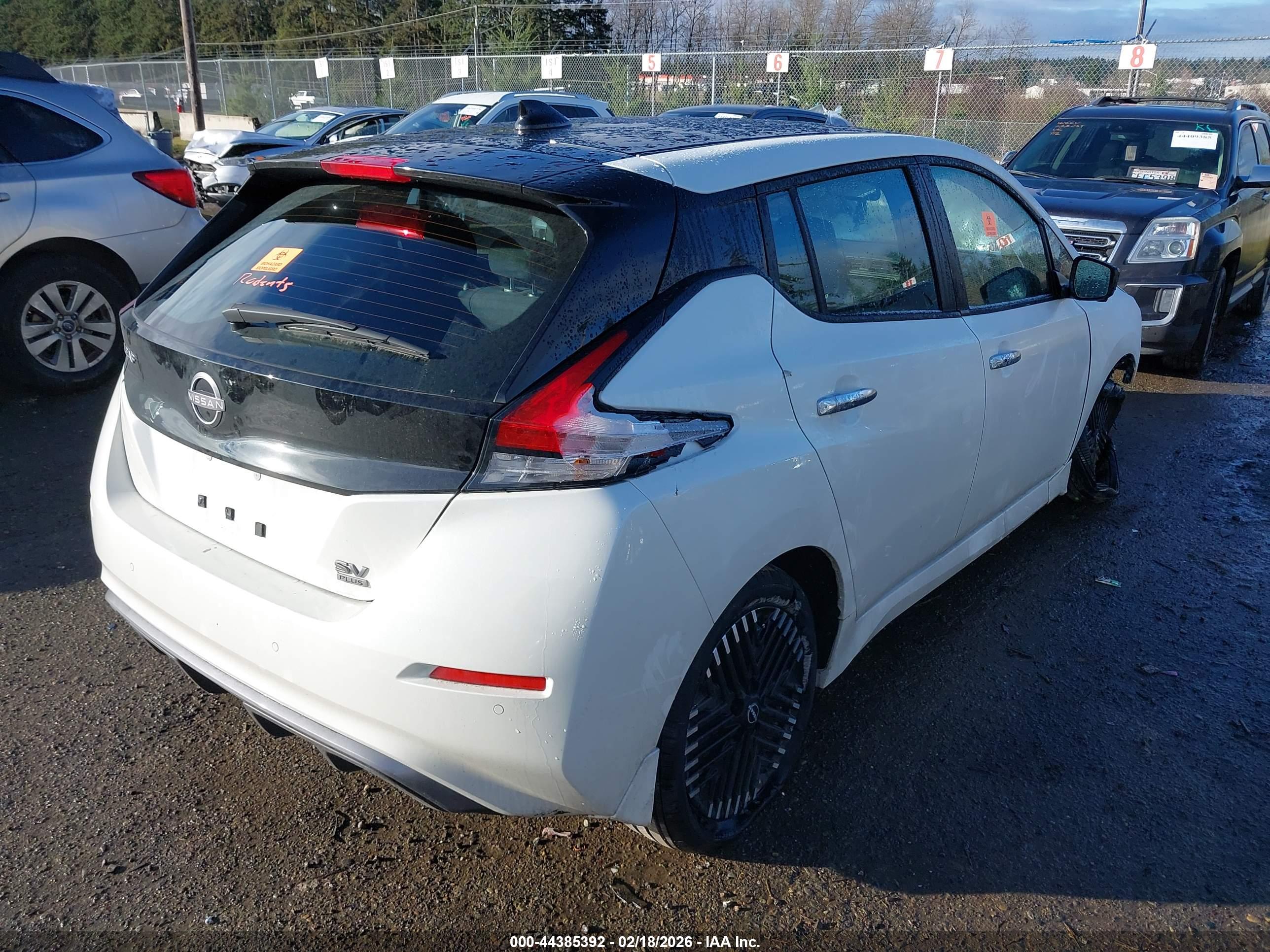 NISSAN LEAF image 4