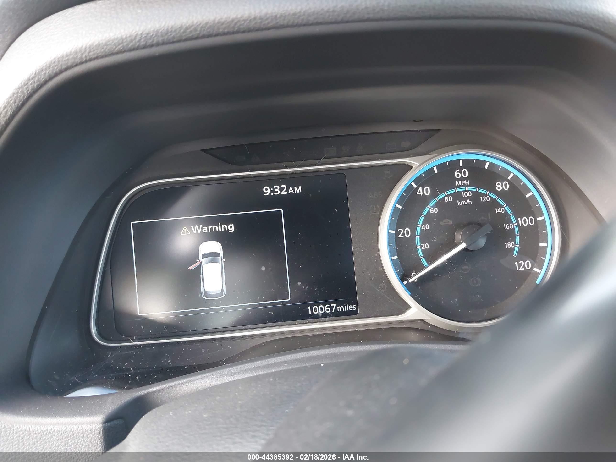 NISSAN LEAF image 7