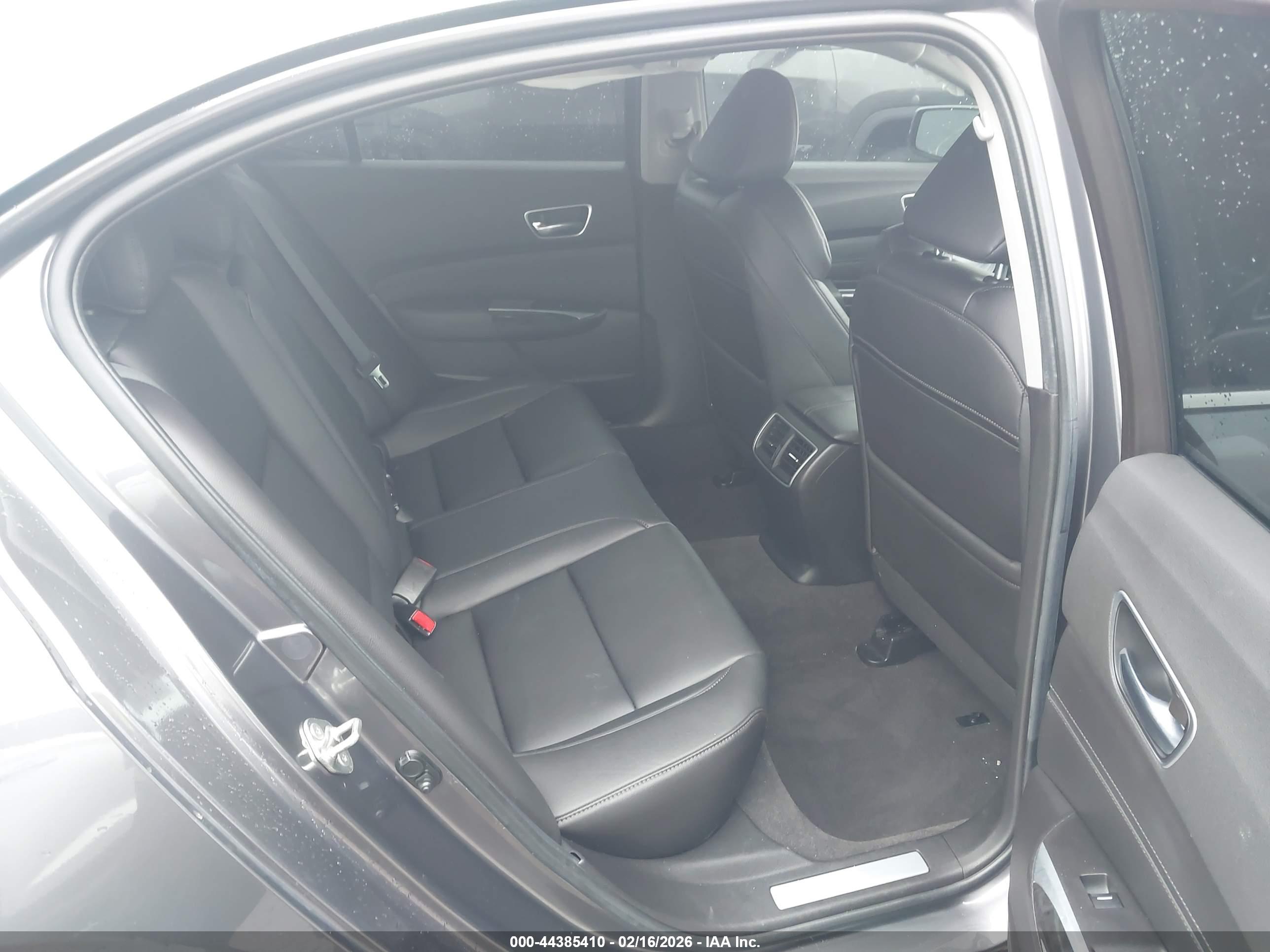 ACURA TLX image 8