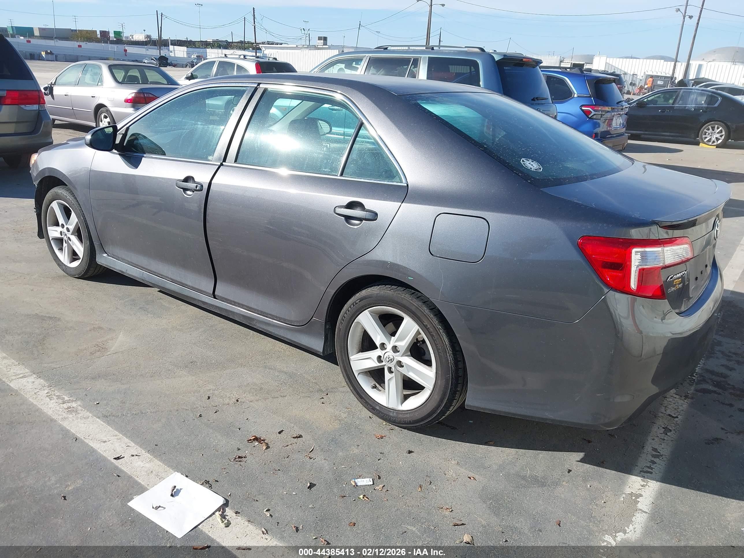 TOYOTA CAMRY image 3