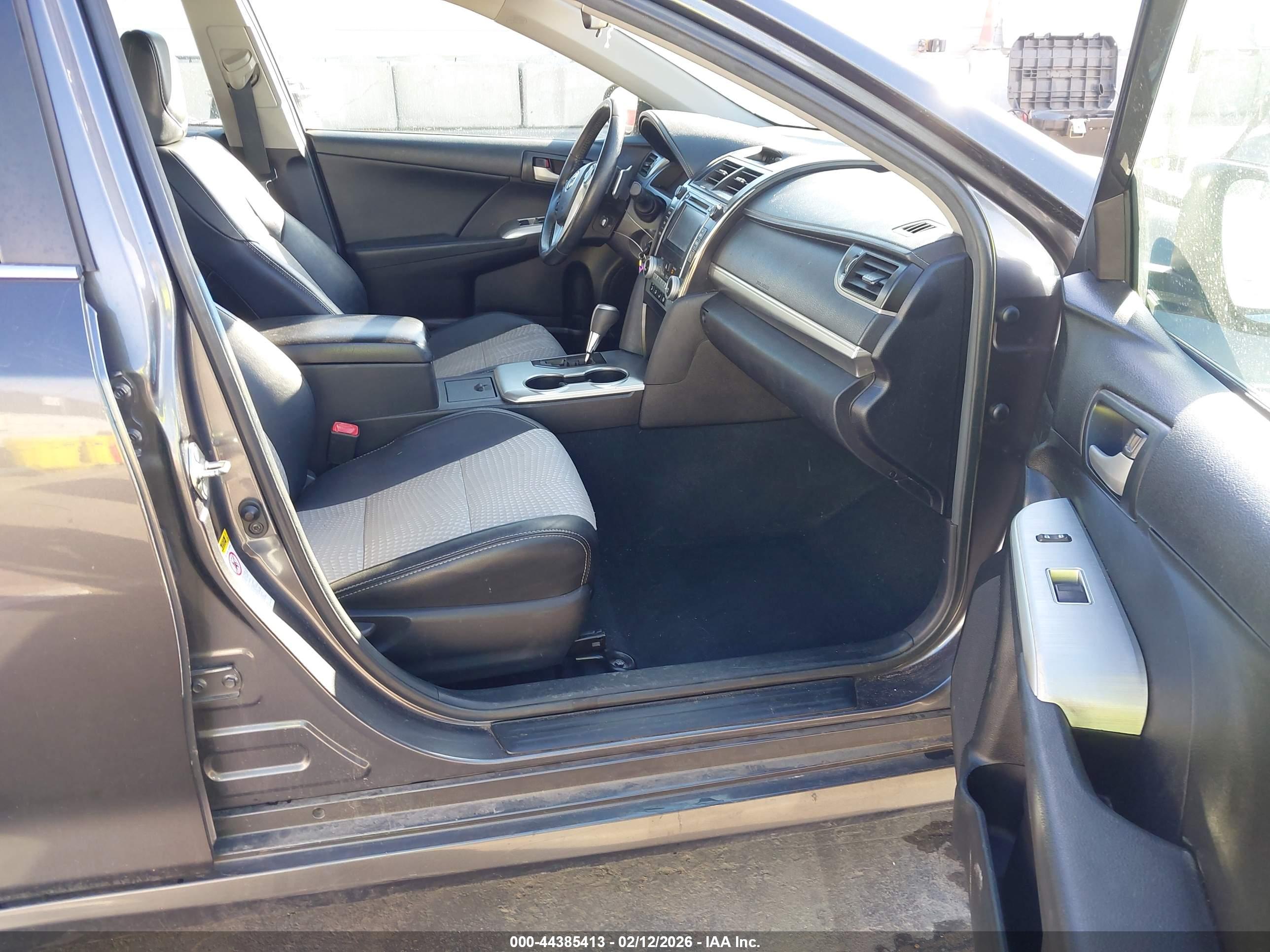 TOYOTA CAMRY image 5