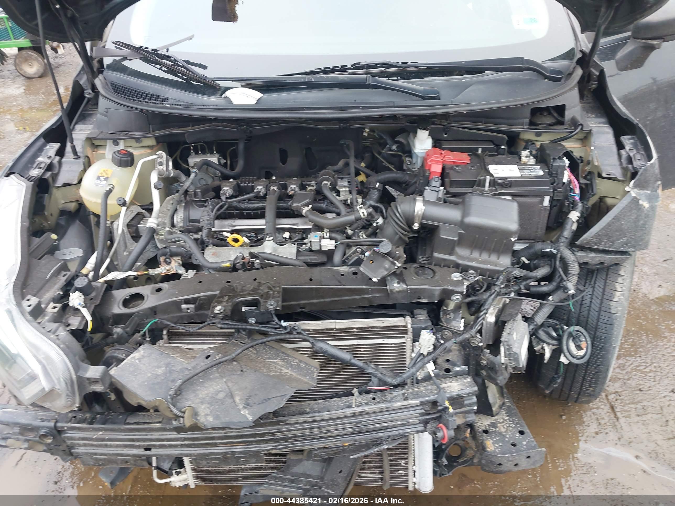 NISSAN VERSA image 10