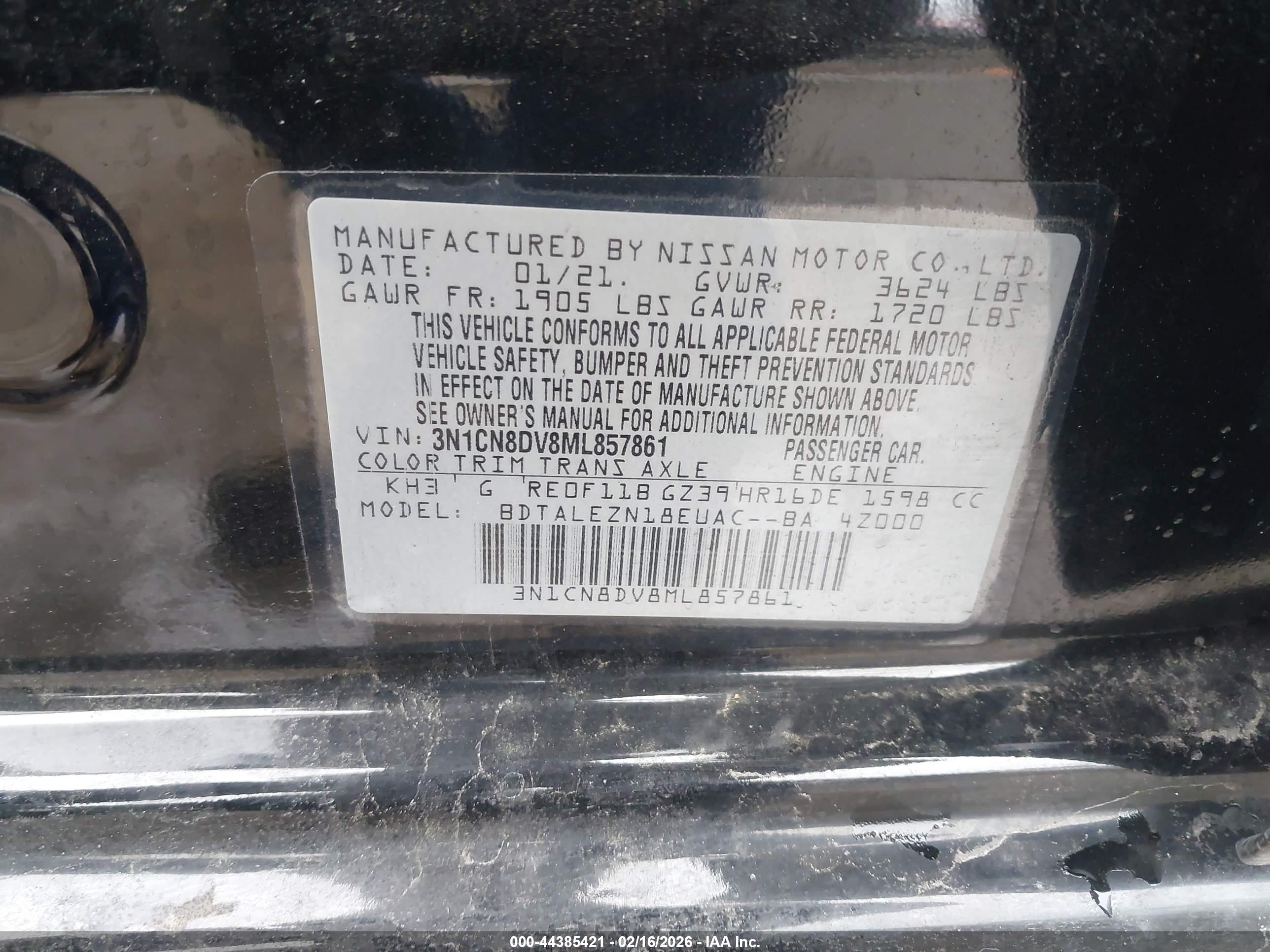 NISSAN VERSA image 9