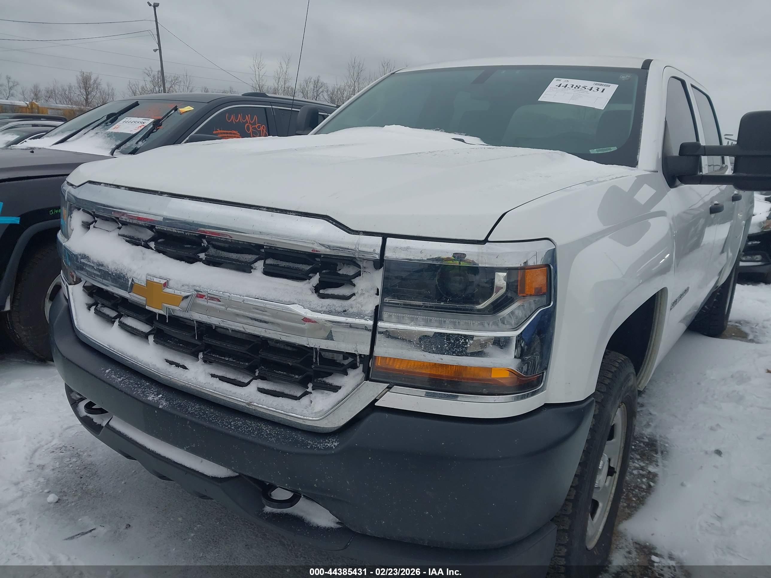 CHEVROLET SILVERADO image 6