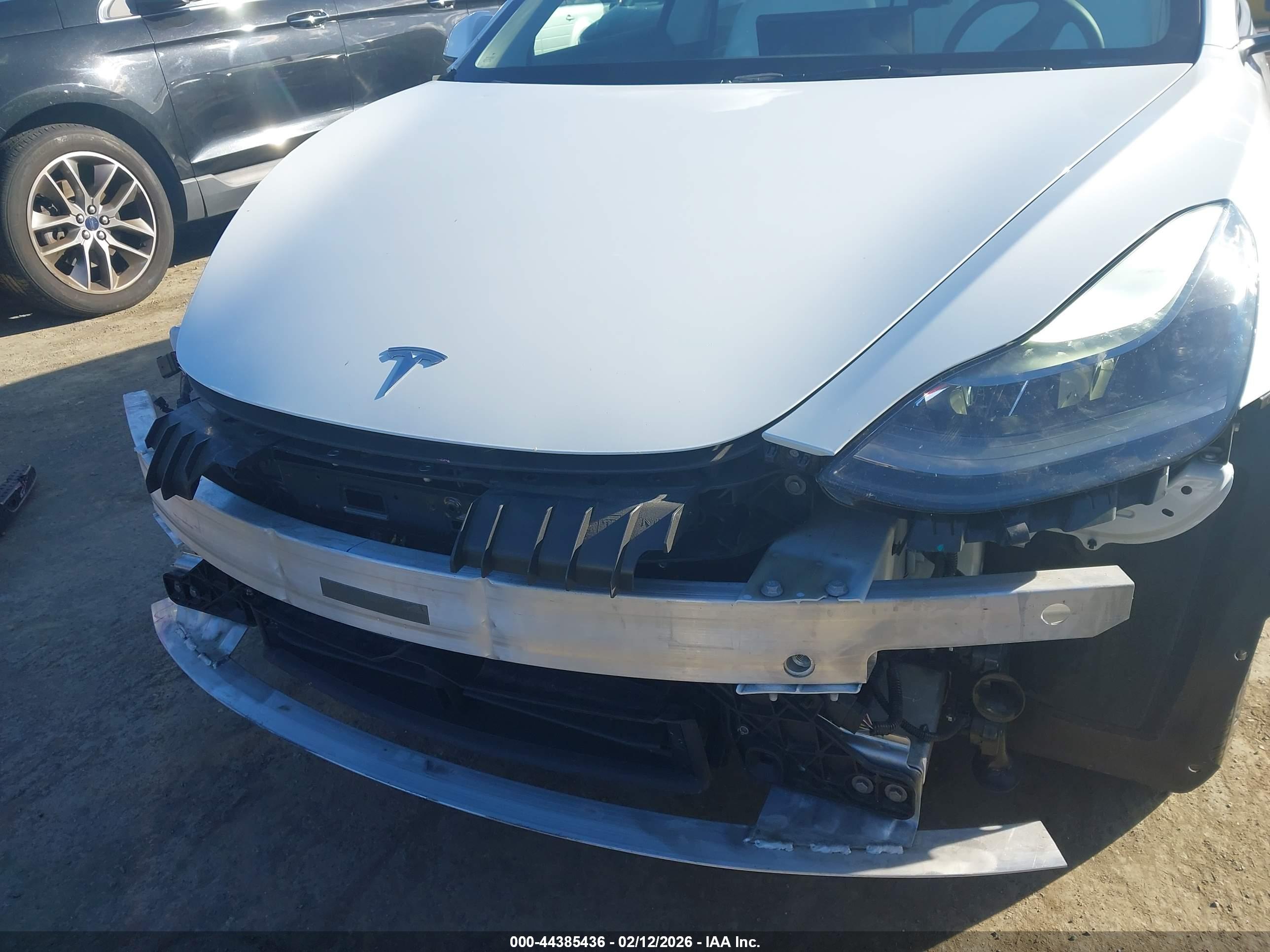 TESLA MODEL image 6
