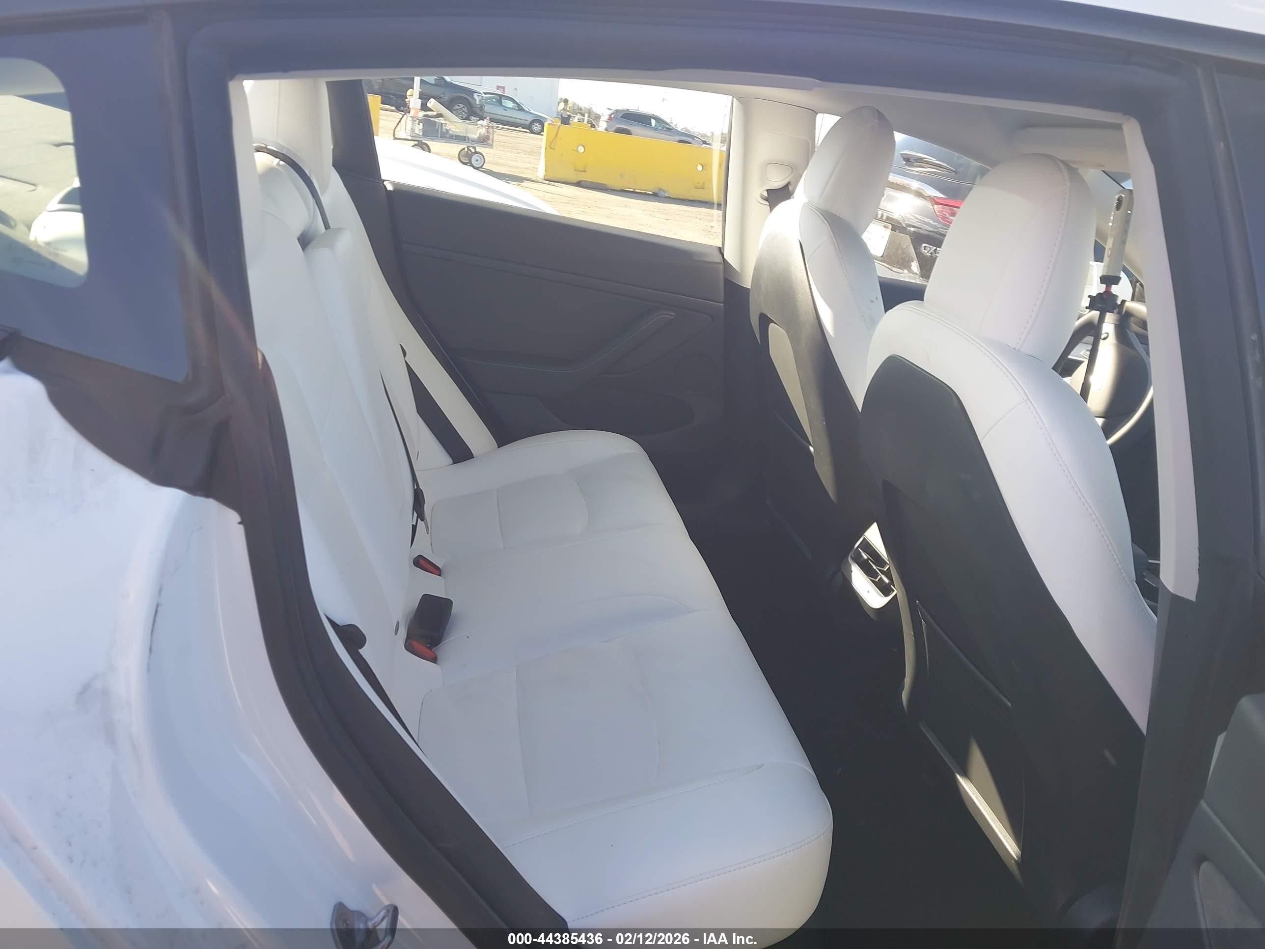 TESLA MODEL image 8