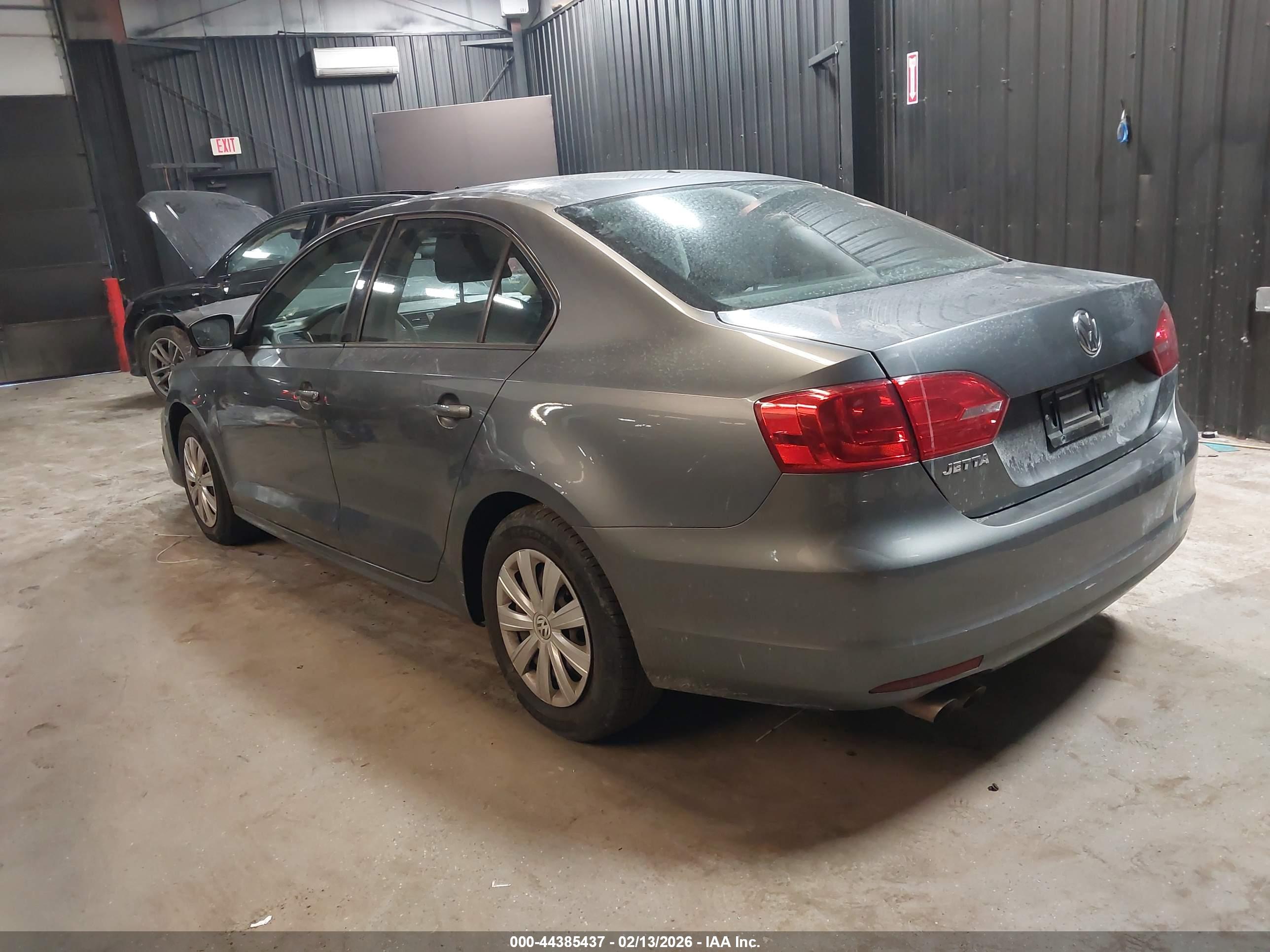 VOLKSWAGEN JETTA image 3