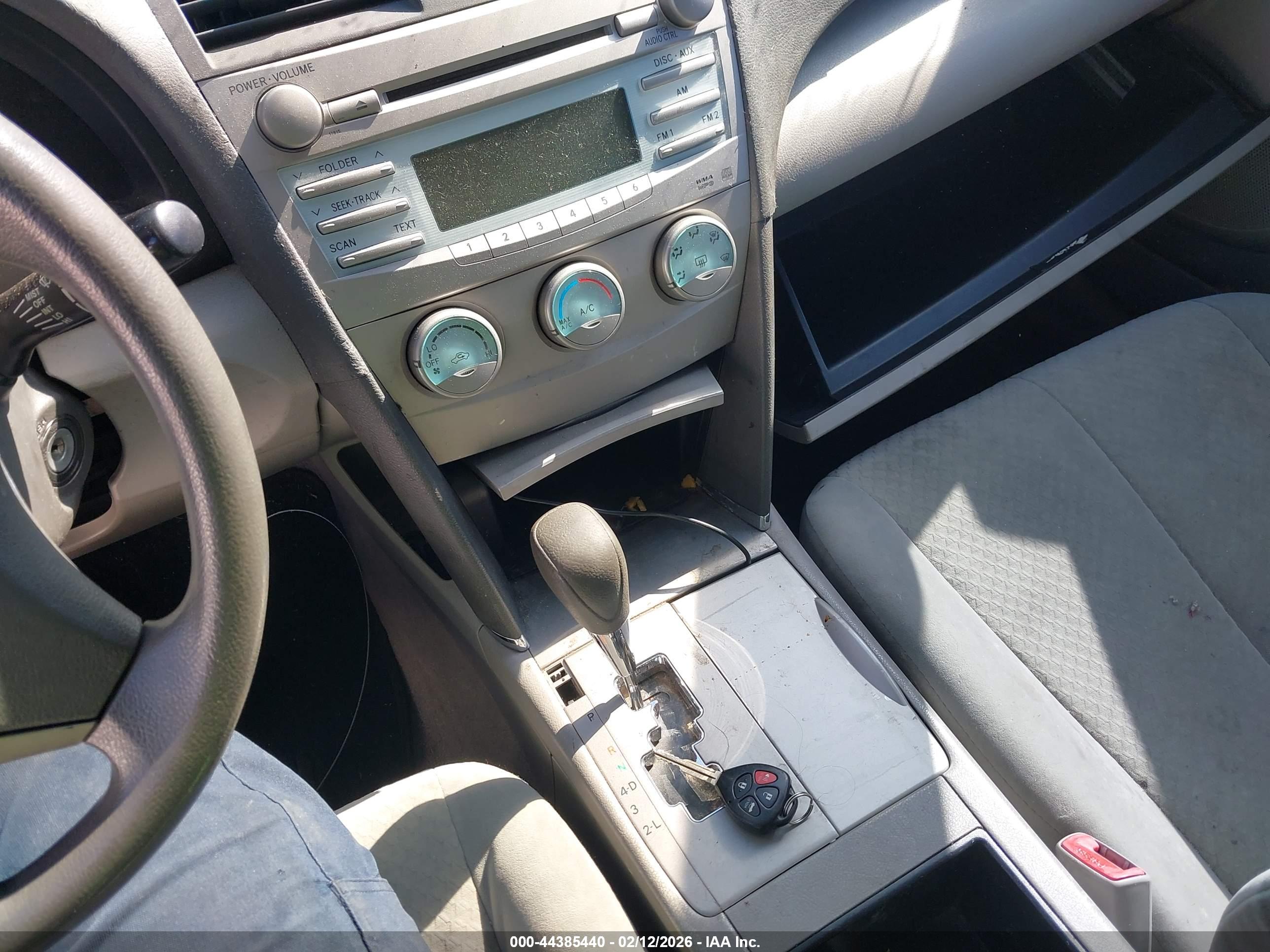 TOYOTA CAMRY image 11